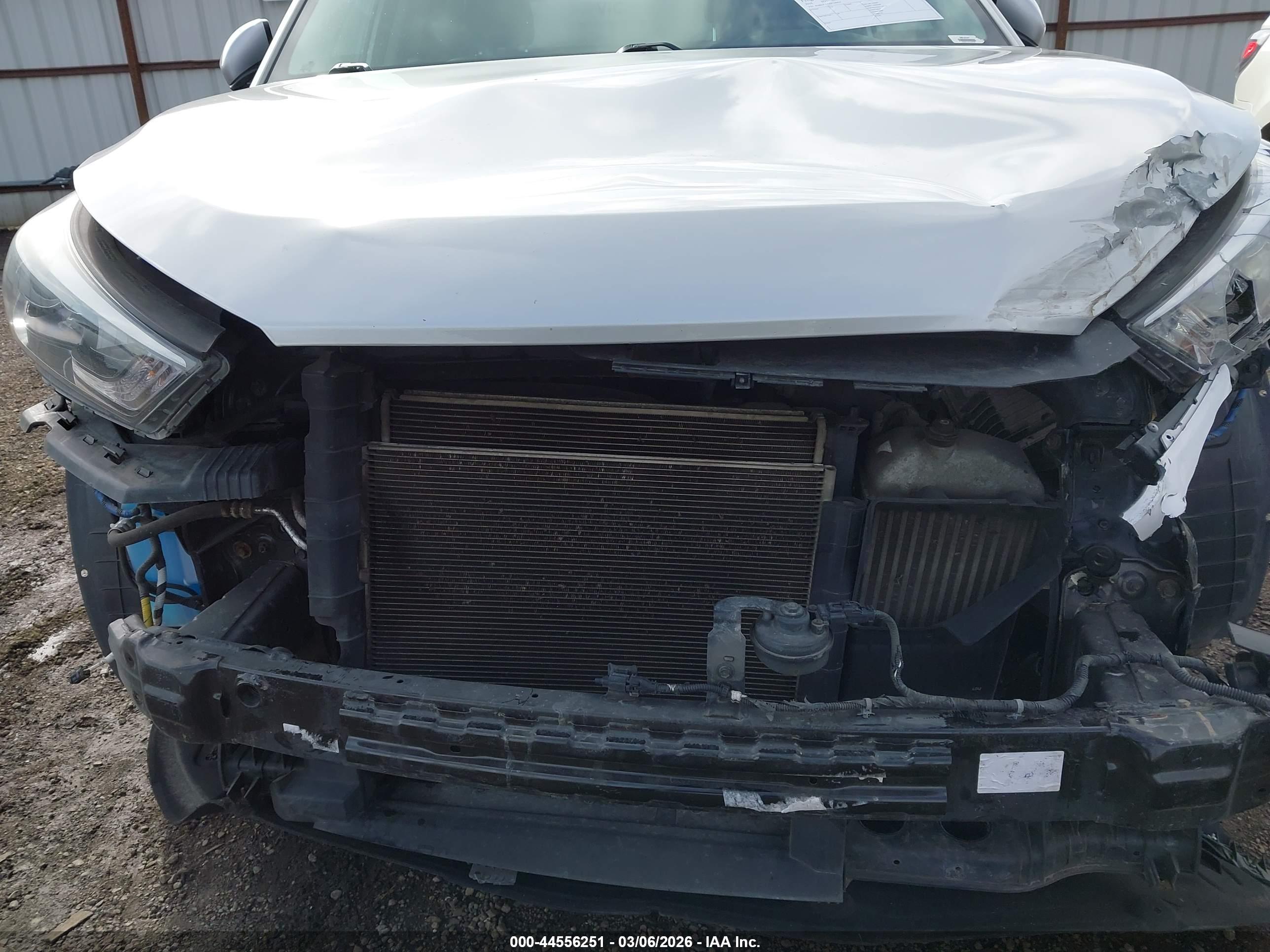 HYUNDAI TUCSON image 6