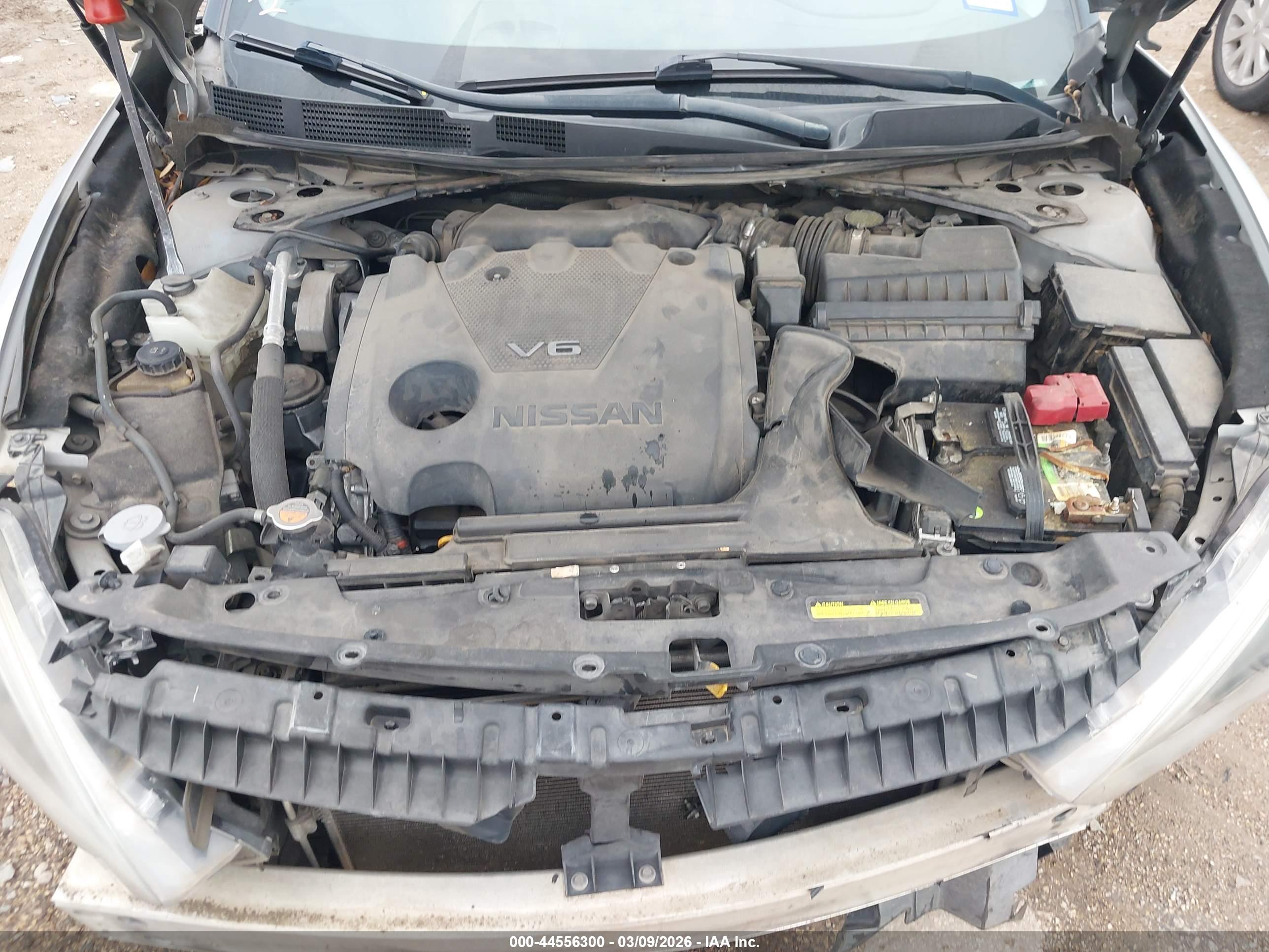 NISSAN MAXIMA image 10