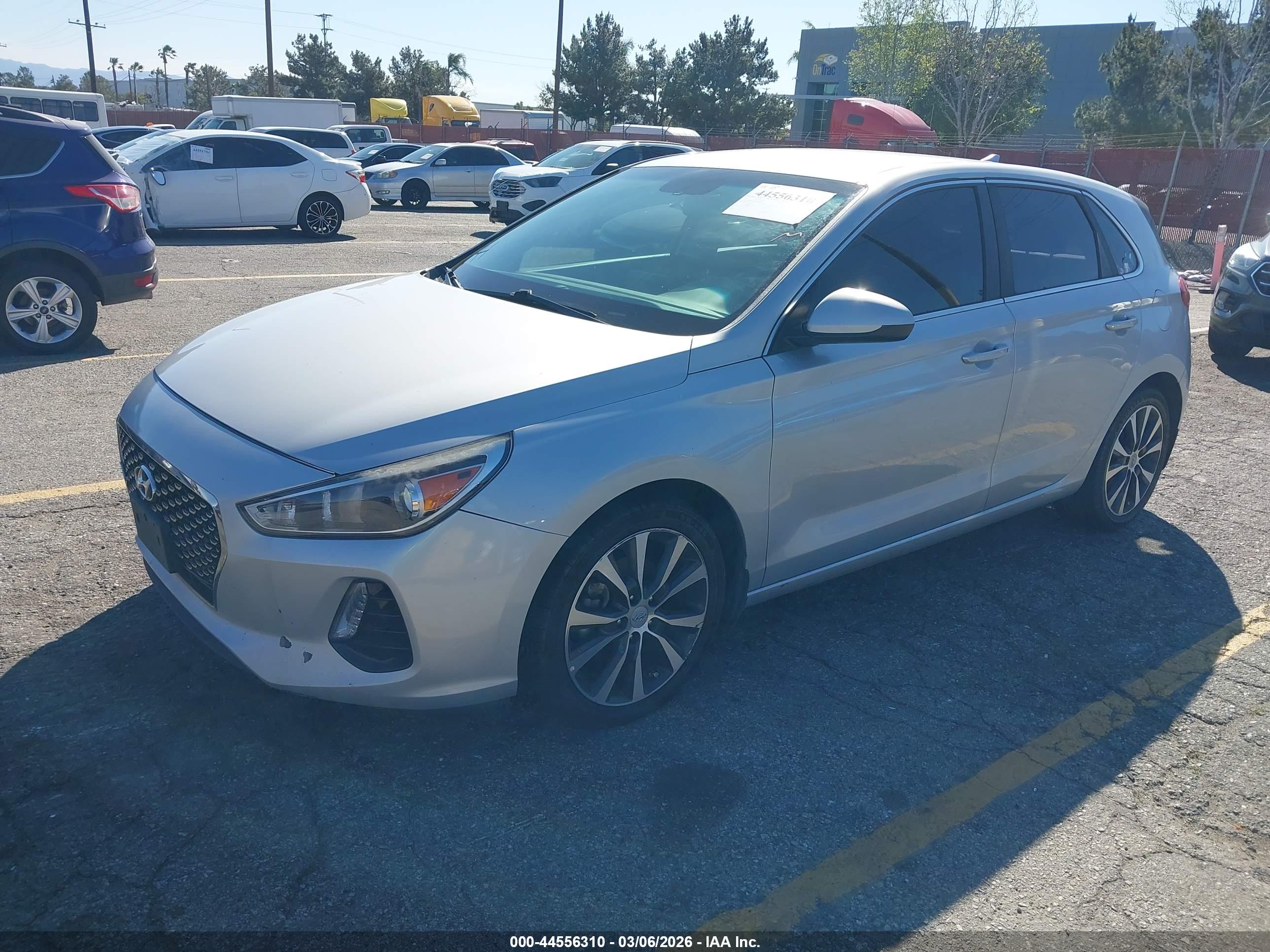 HYUNDAI ELANTRA image 2