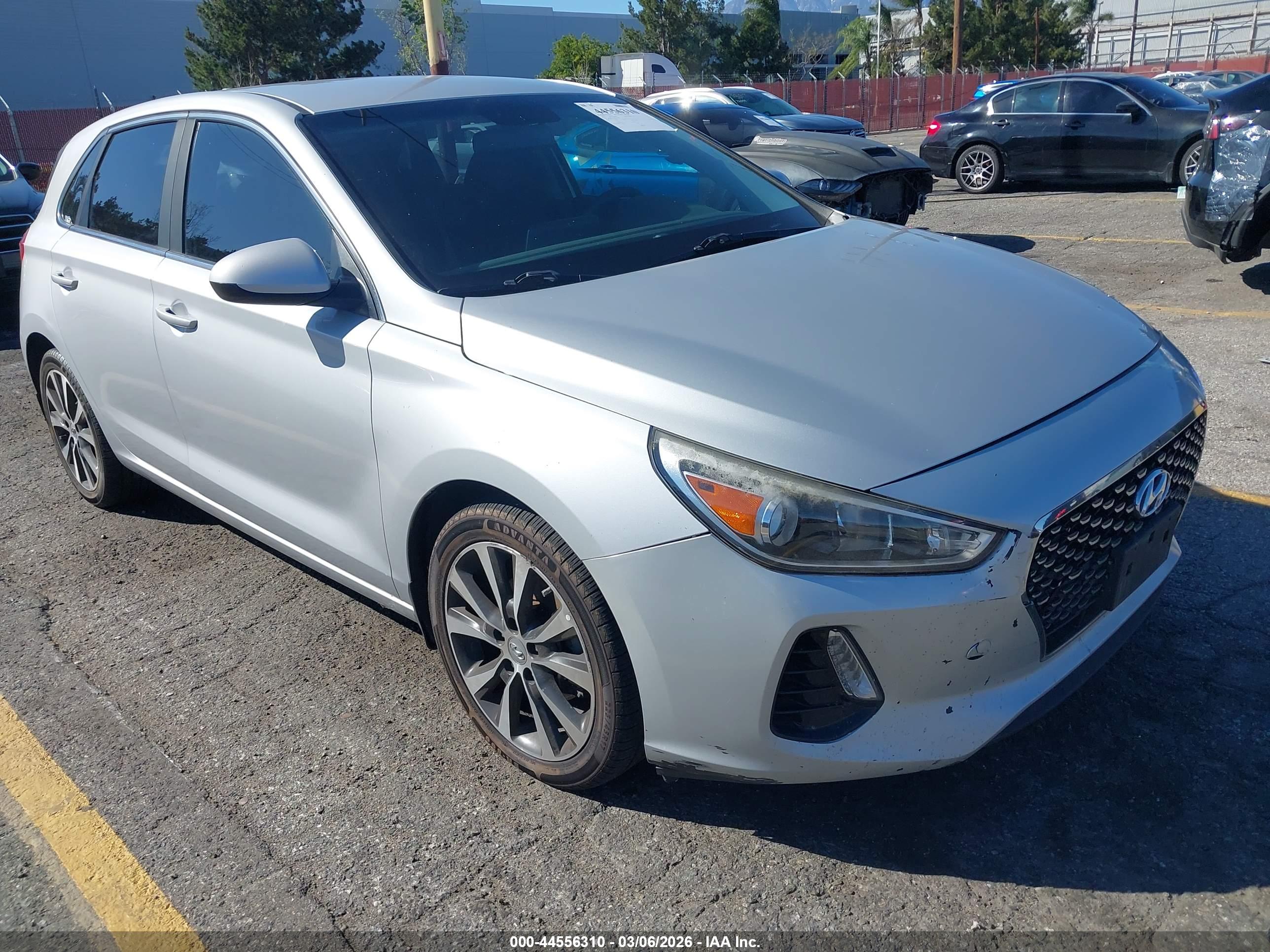 HYUNDAI ELANTRA image 6