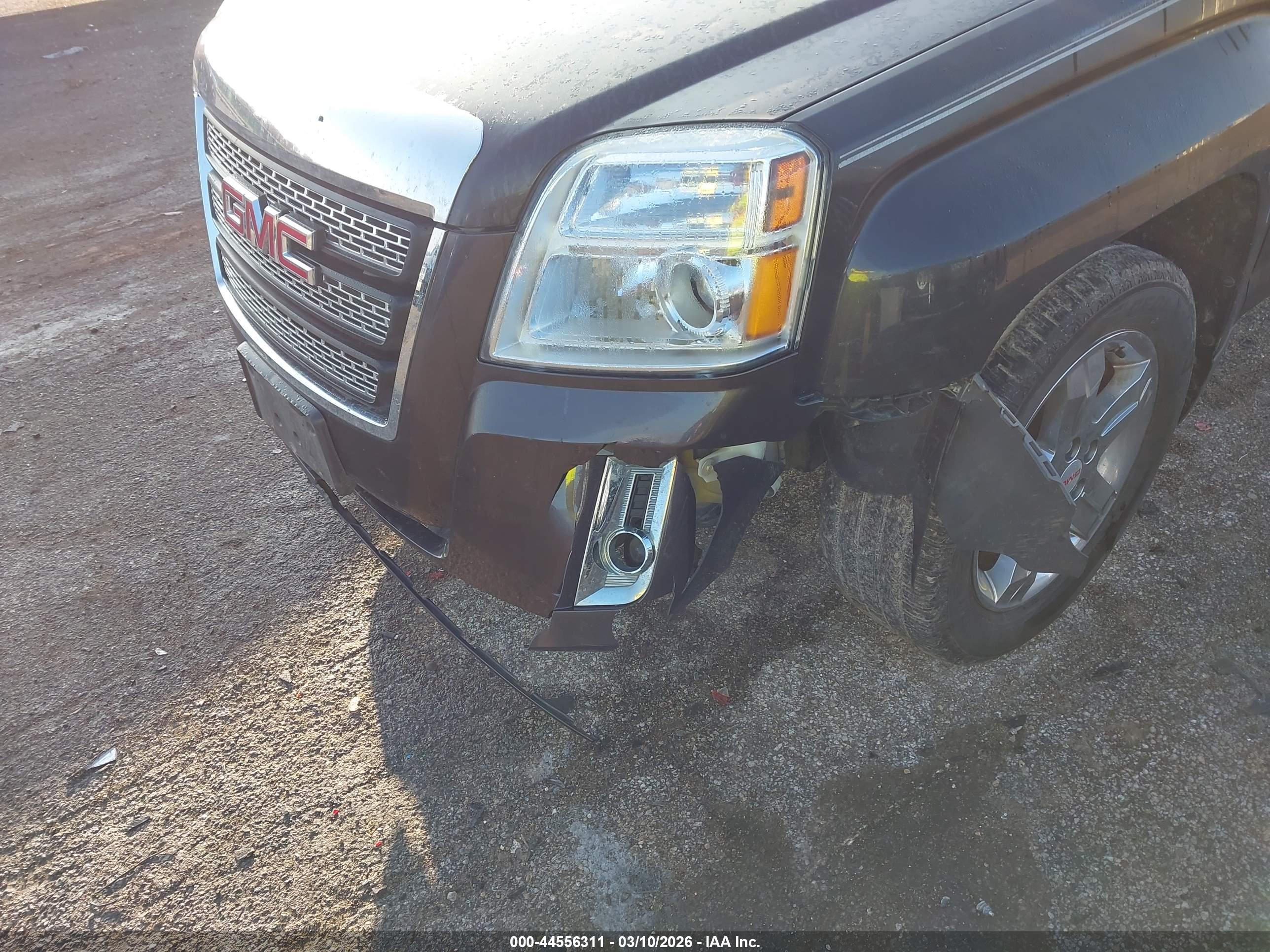 GMC TERRAIN image 6