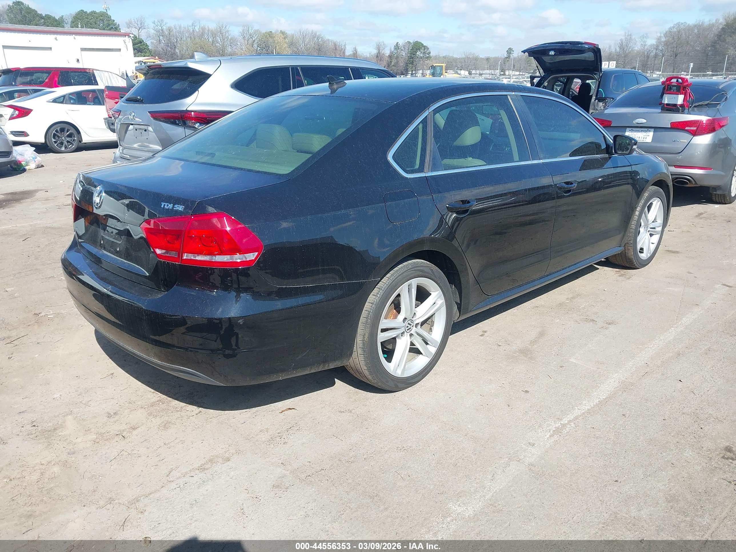 VOLKSWAGEN PASSAT image 4