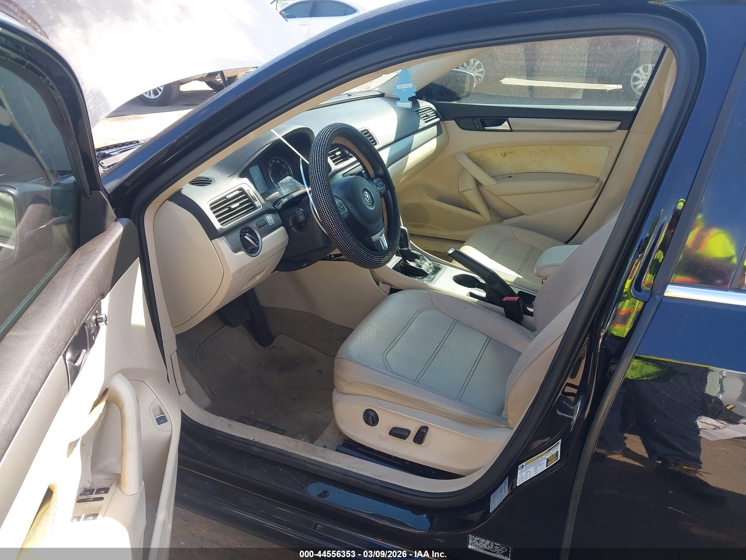 VOLKSWAGEN PASSAT image 5