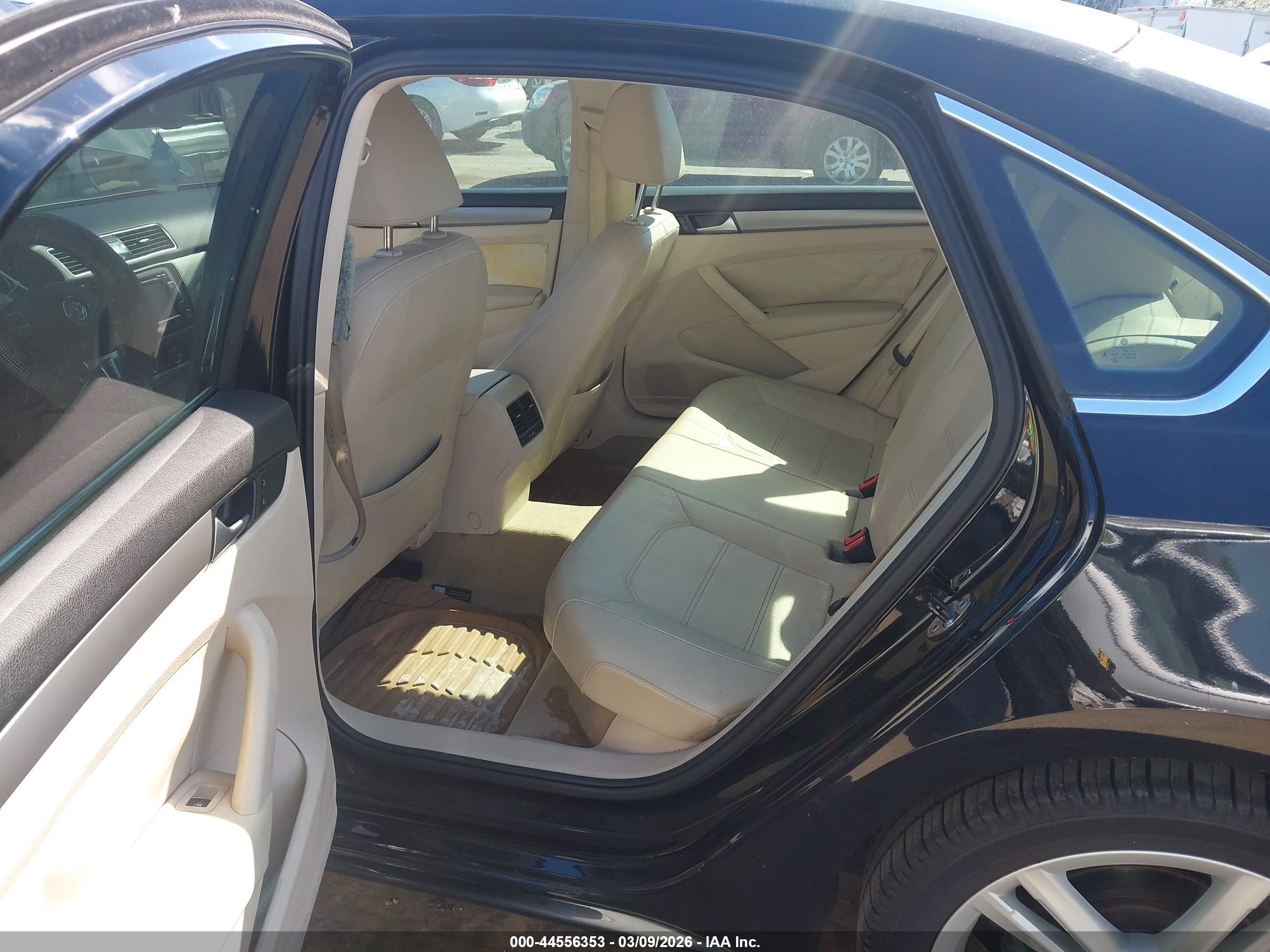 VOLKSWAGEN PASSAT image 8