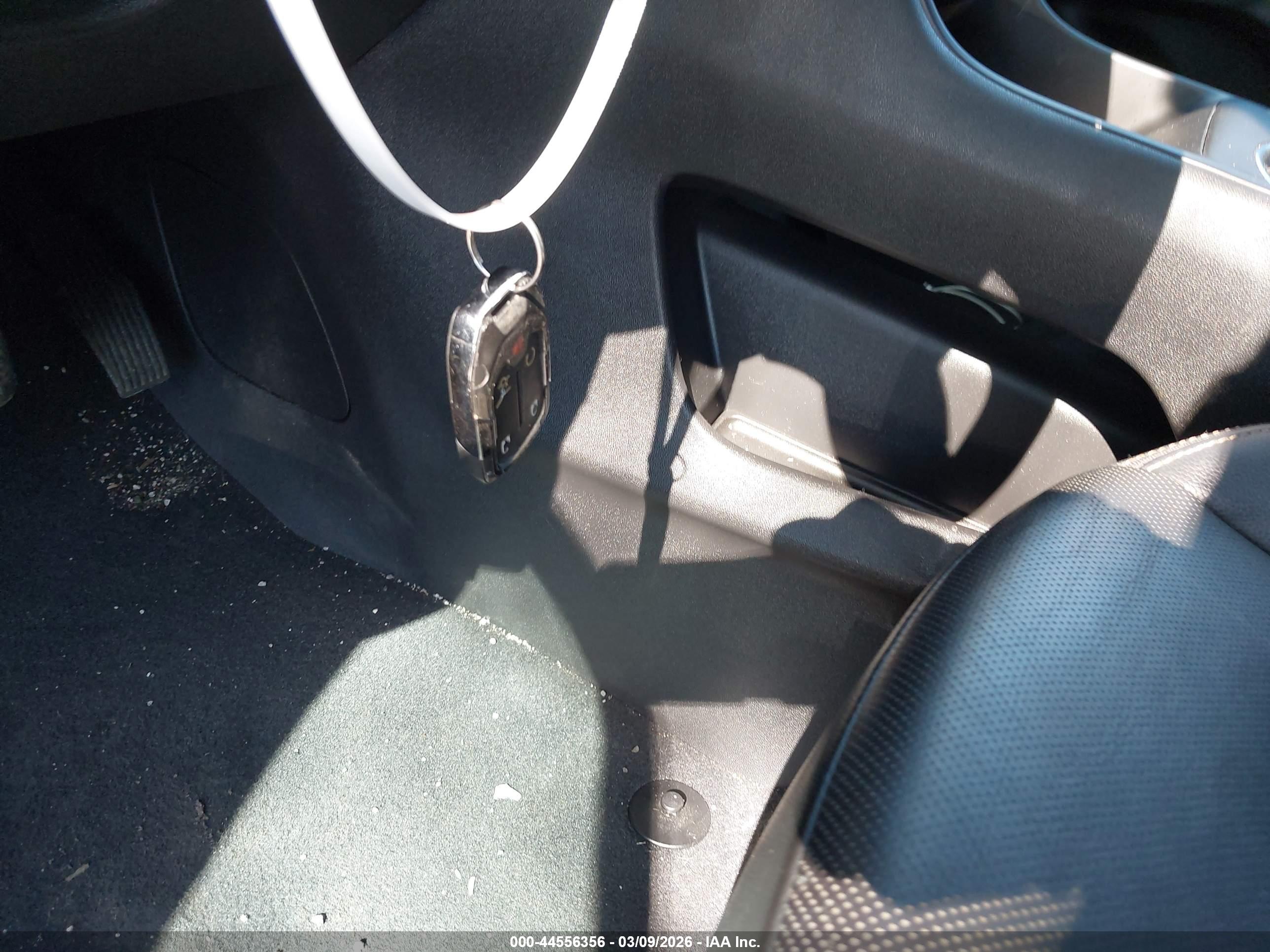 GMC TERRAIN image 11