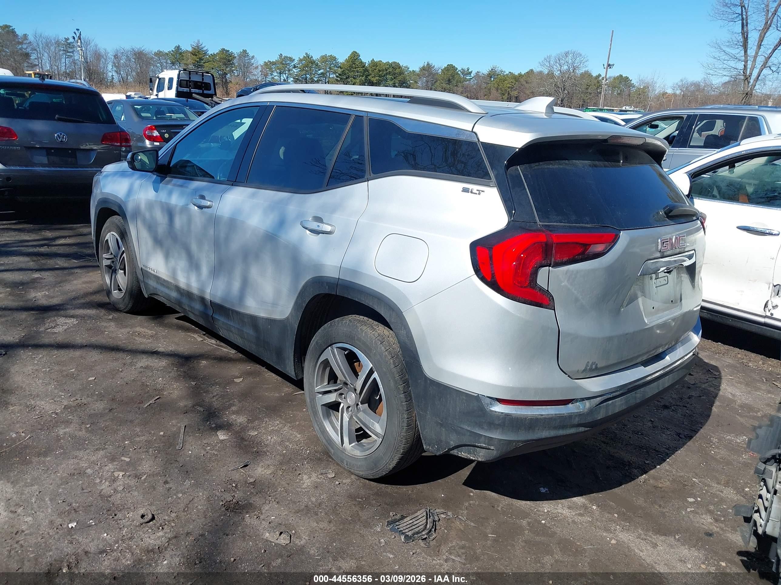 GMC TERRAIN image 3
