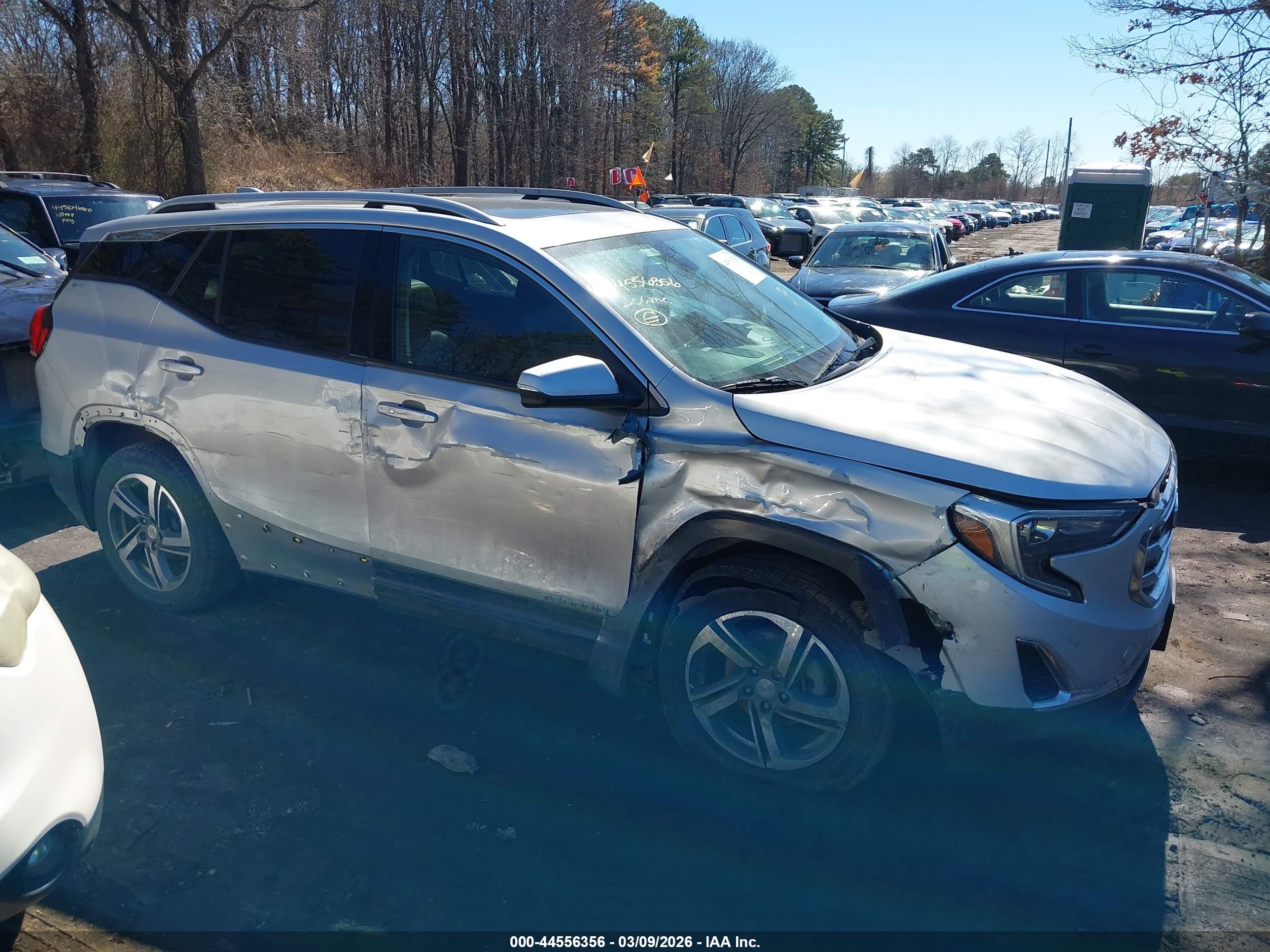 GMC TERRAIN image 6