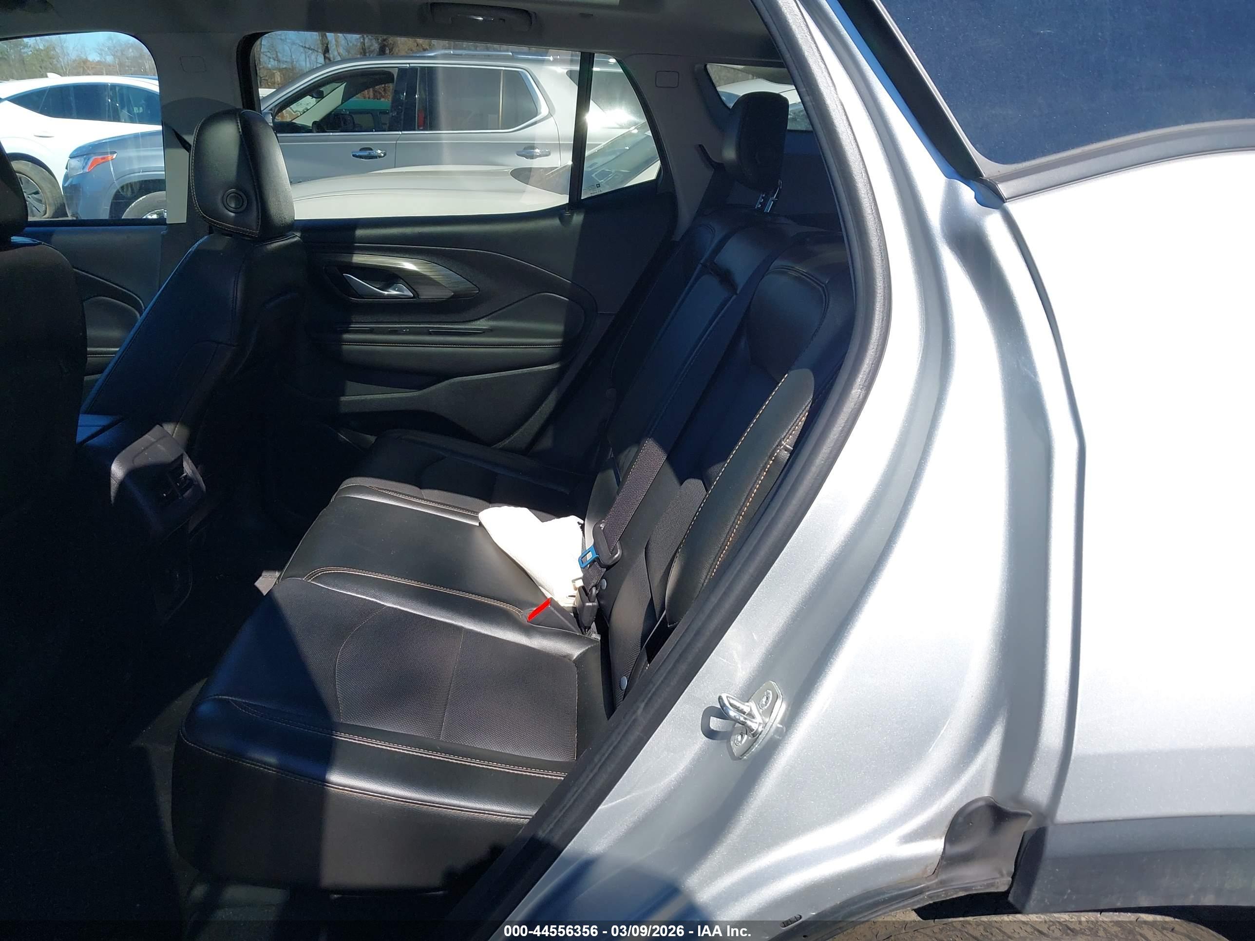 GMC TERRAIN image 8