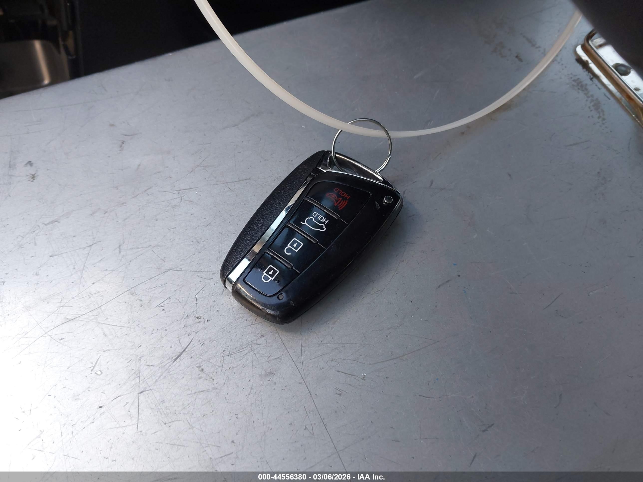 HYUNDAI SANTA image 11