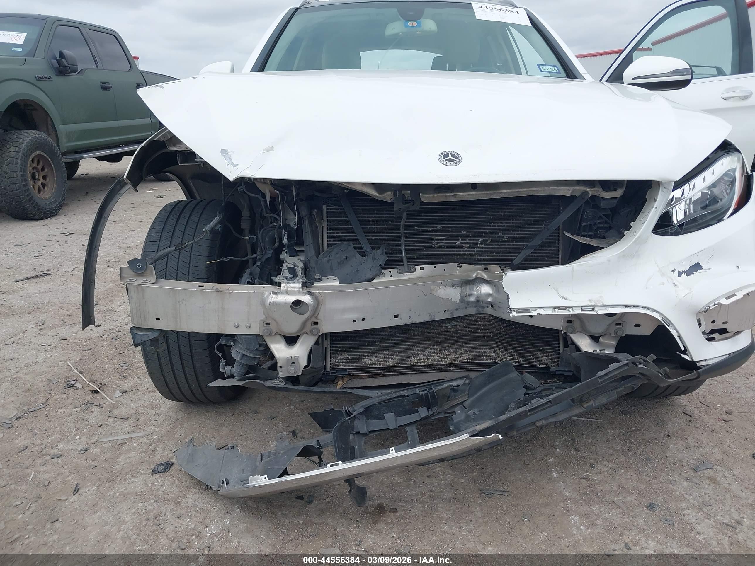 MERCEDES-BENZ GLC image 6