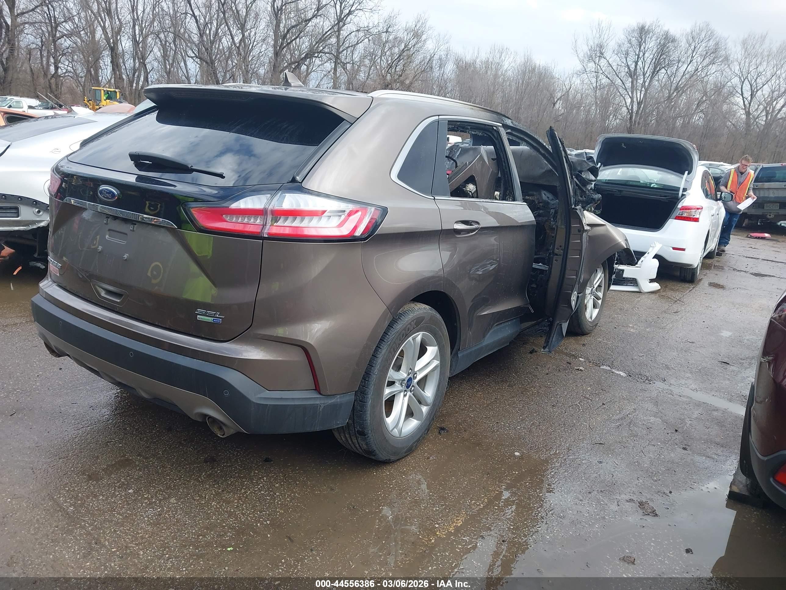FORD EDGE image 4