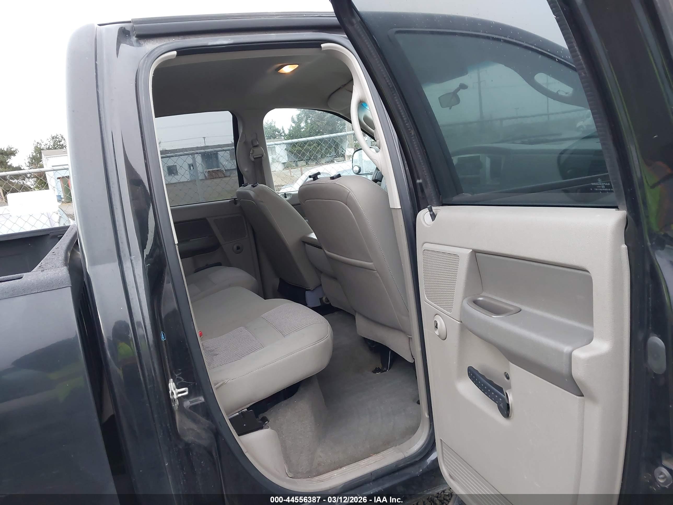 DODGE RAM image 8