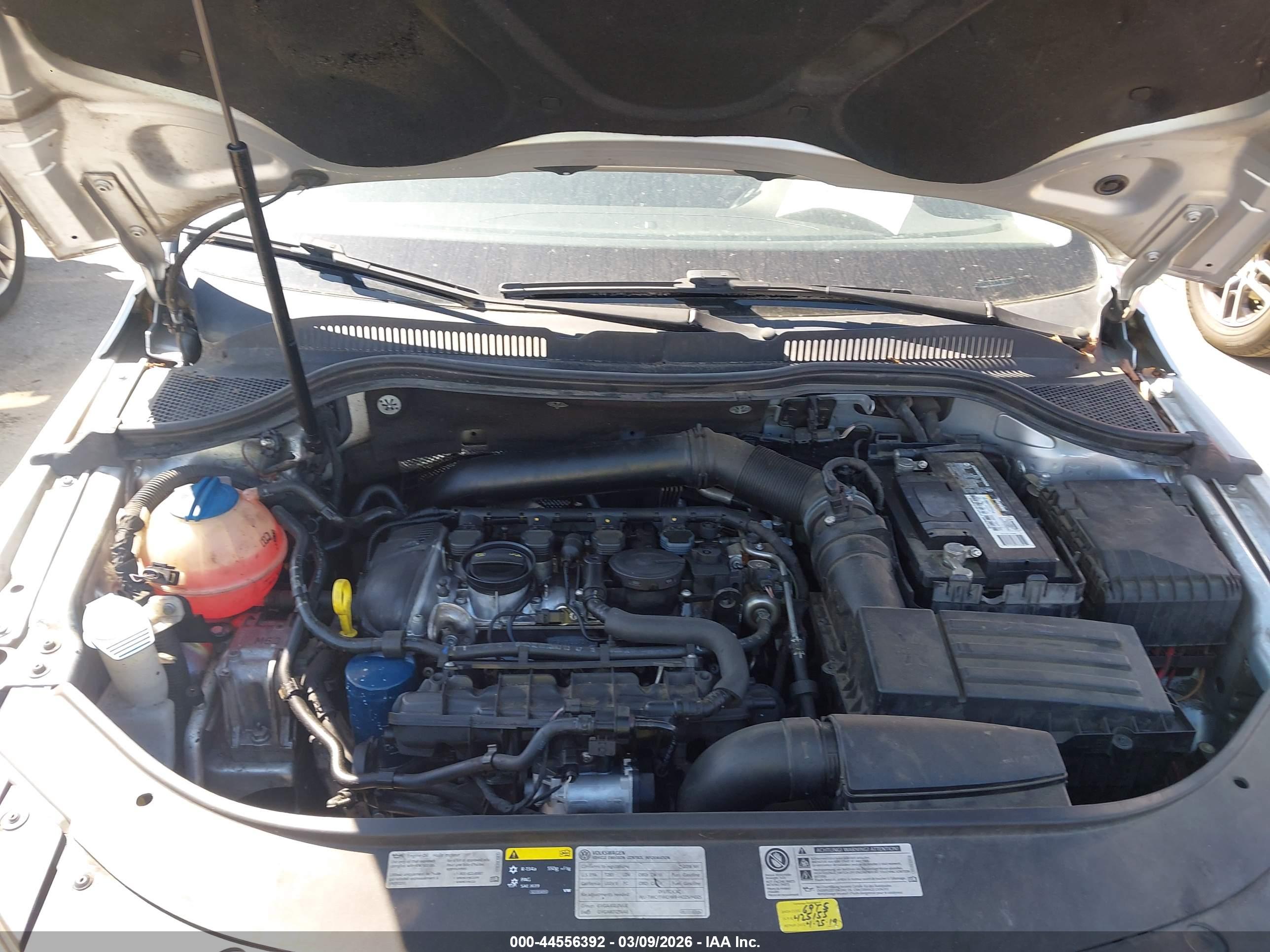 VOLKSWAGEN CC image 10