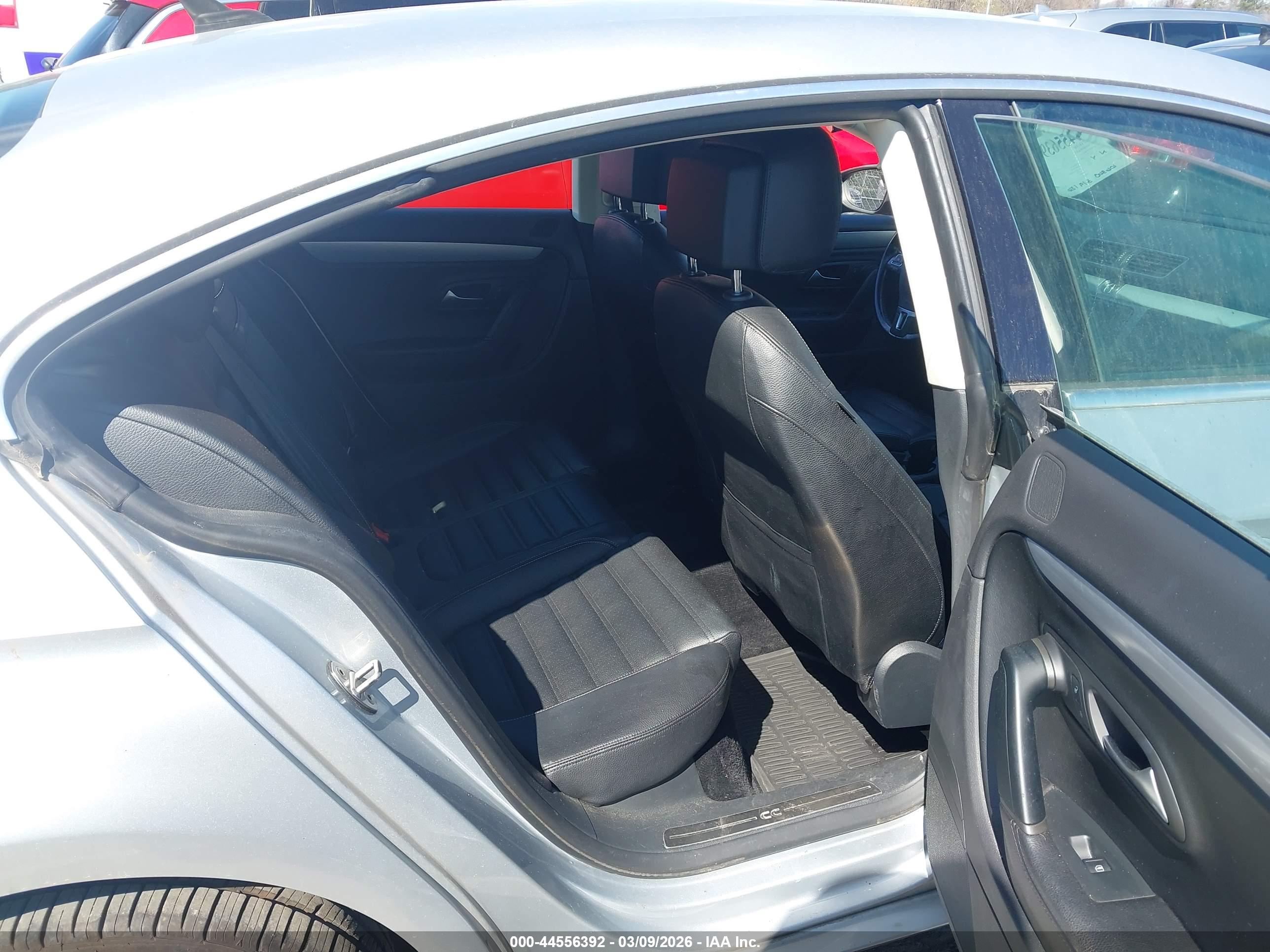 VOLKSWAGEN CC image 8