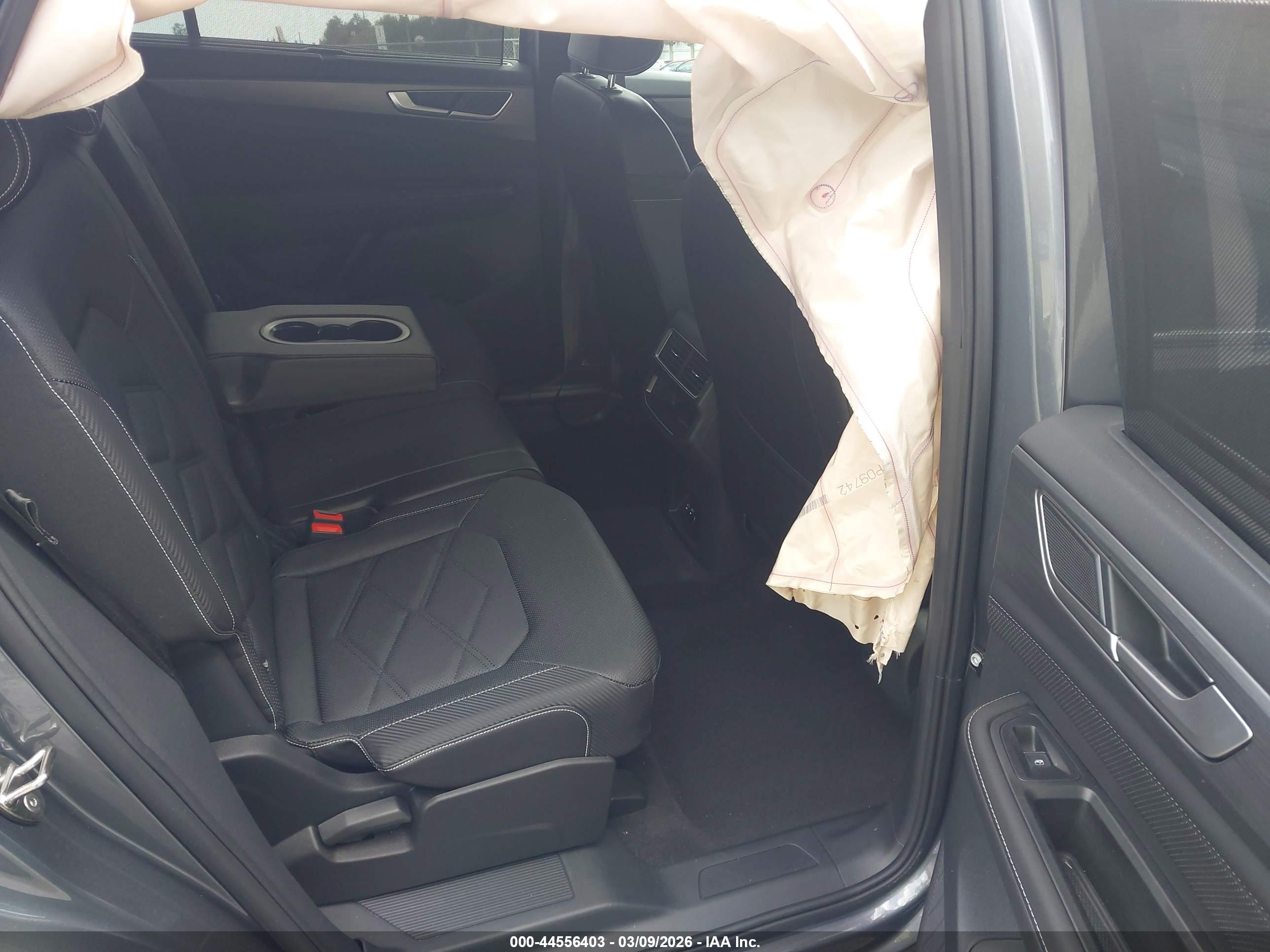 VOLKSWAGEN ATLAS image 8