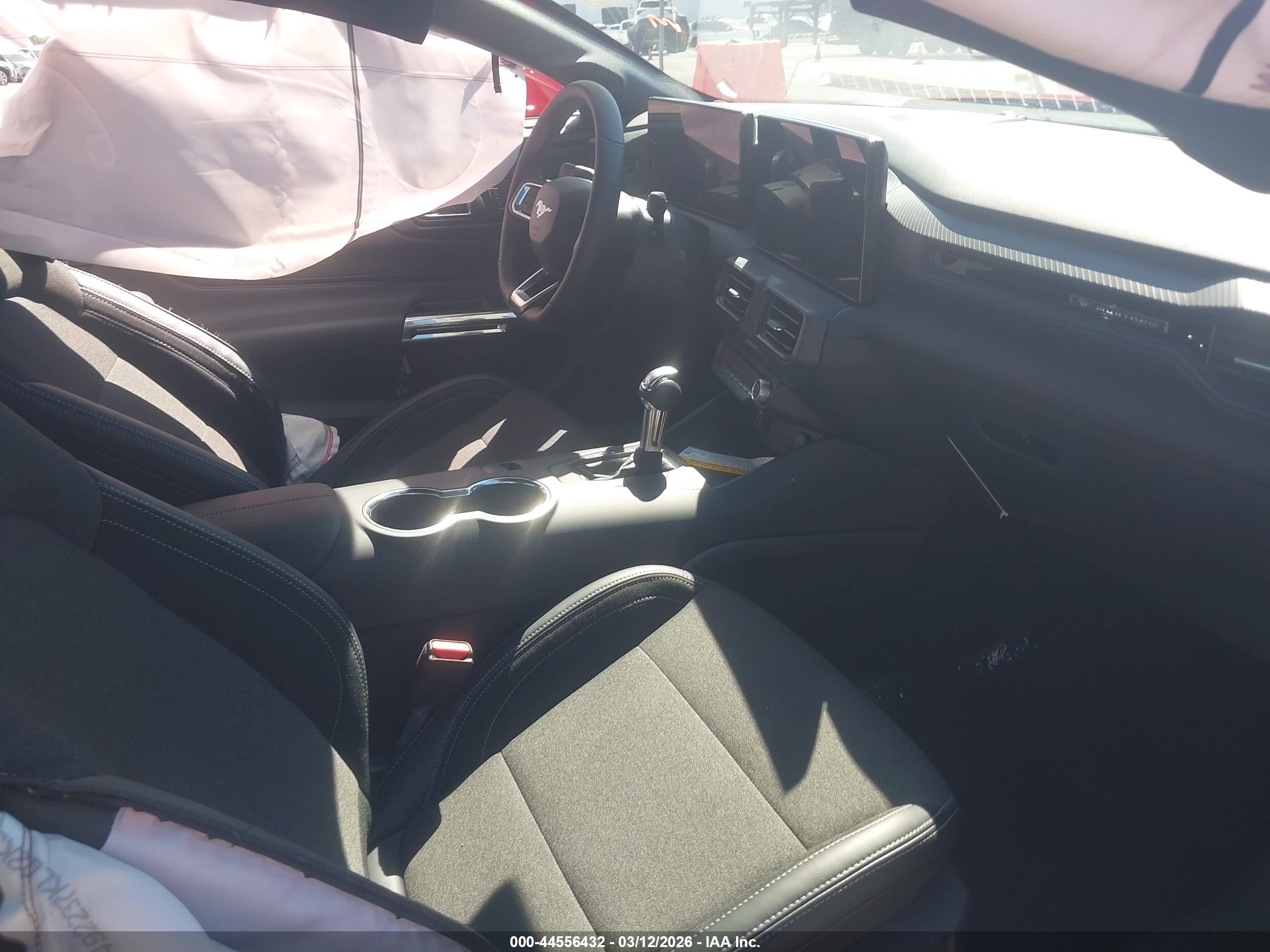 FORD MUSTANG image 5