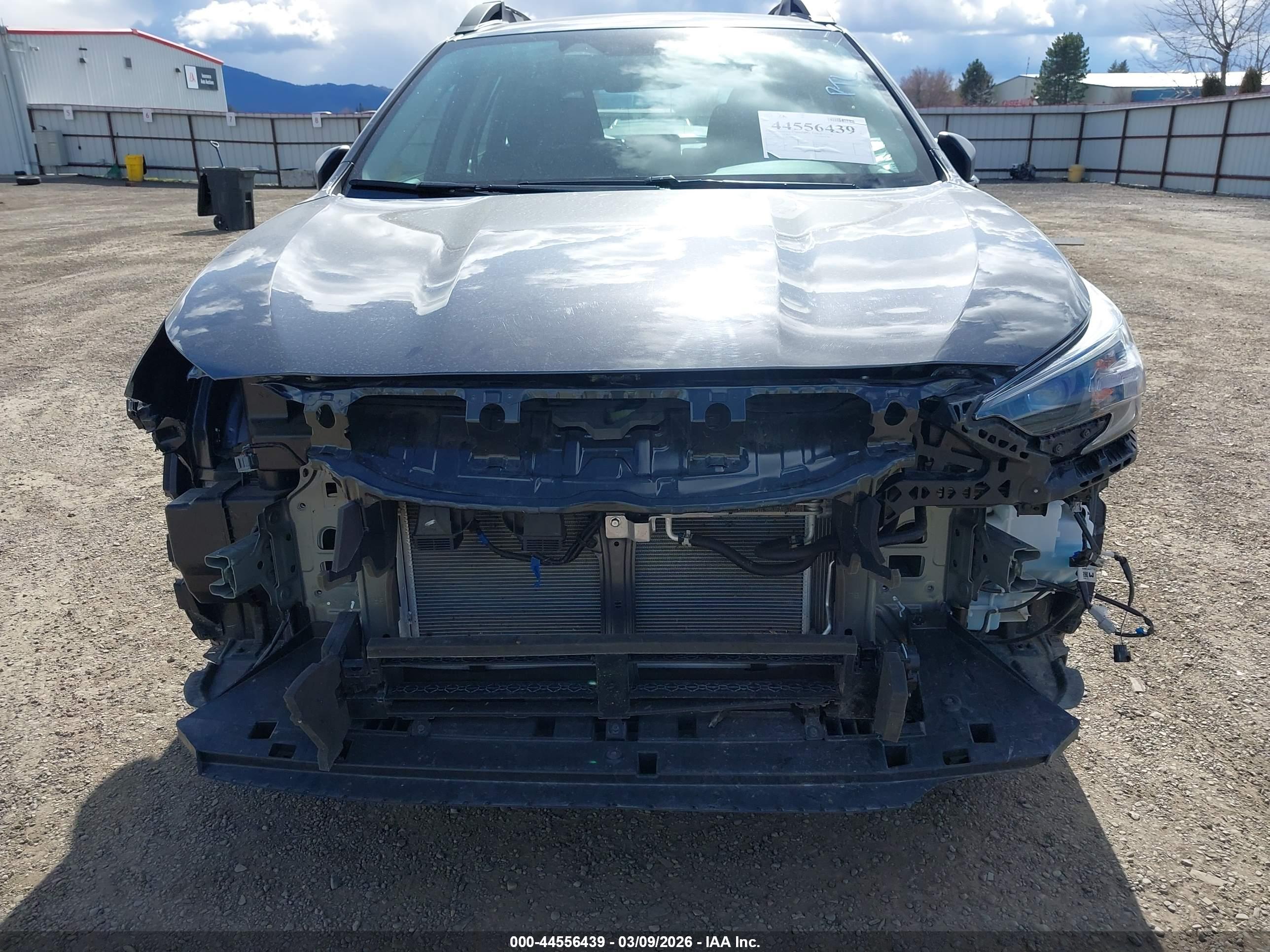 SUBARU OUTBACK image 6