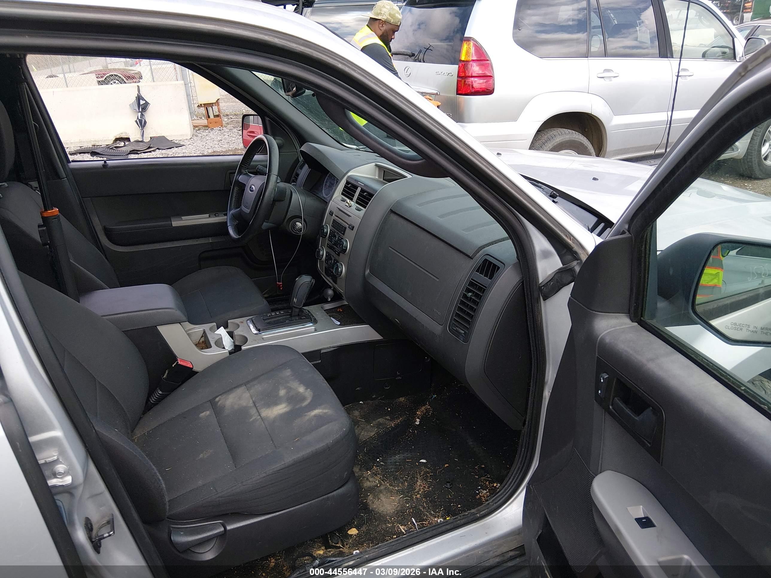FORD ESCAPE image 5