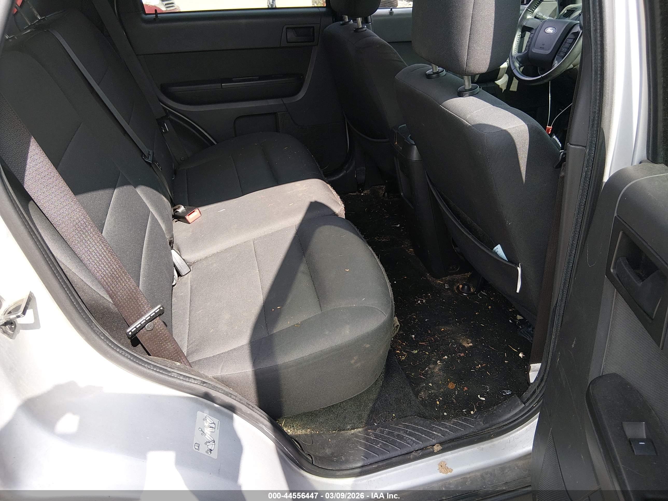 FORD ESCAPE image 8