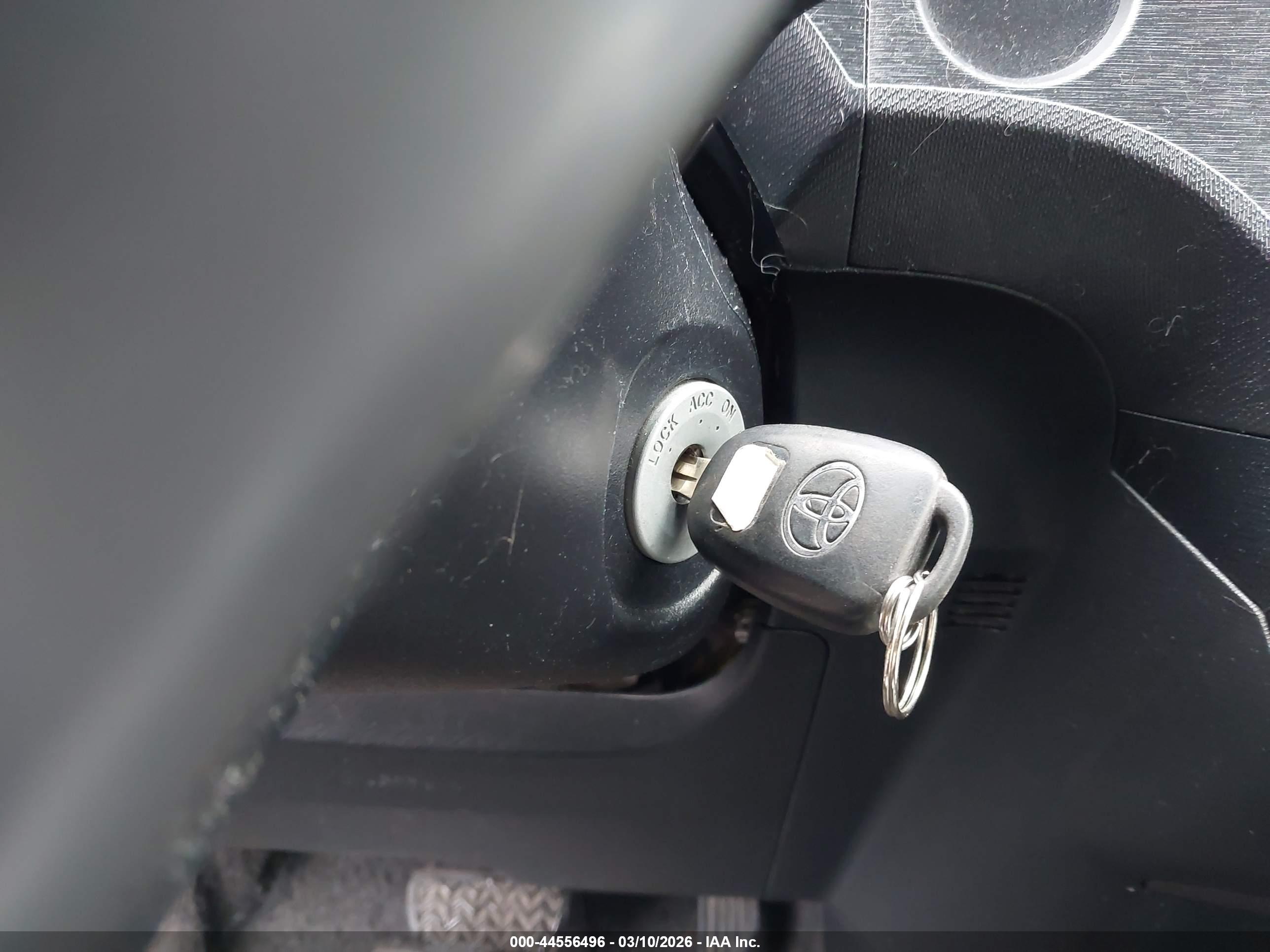 TOYOTA PRIUS image 11