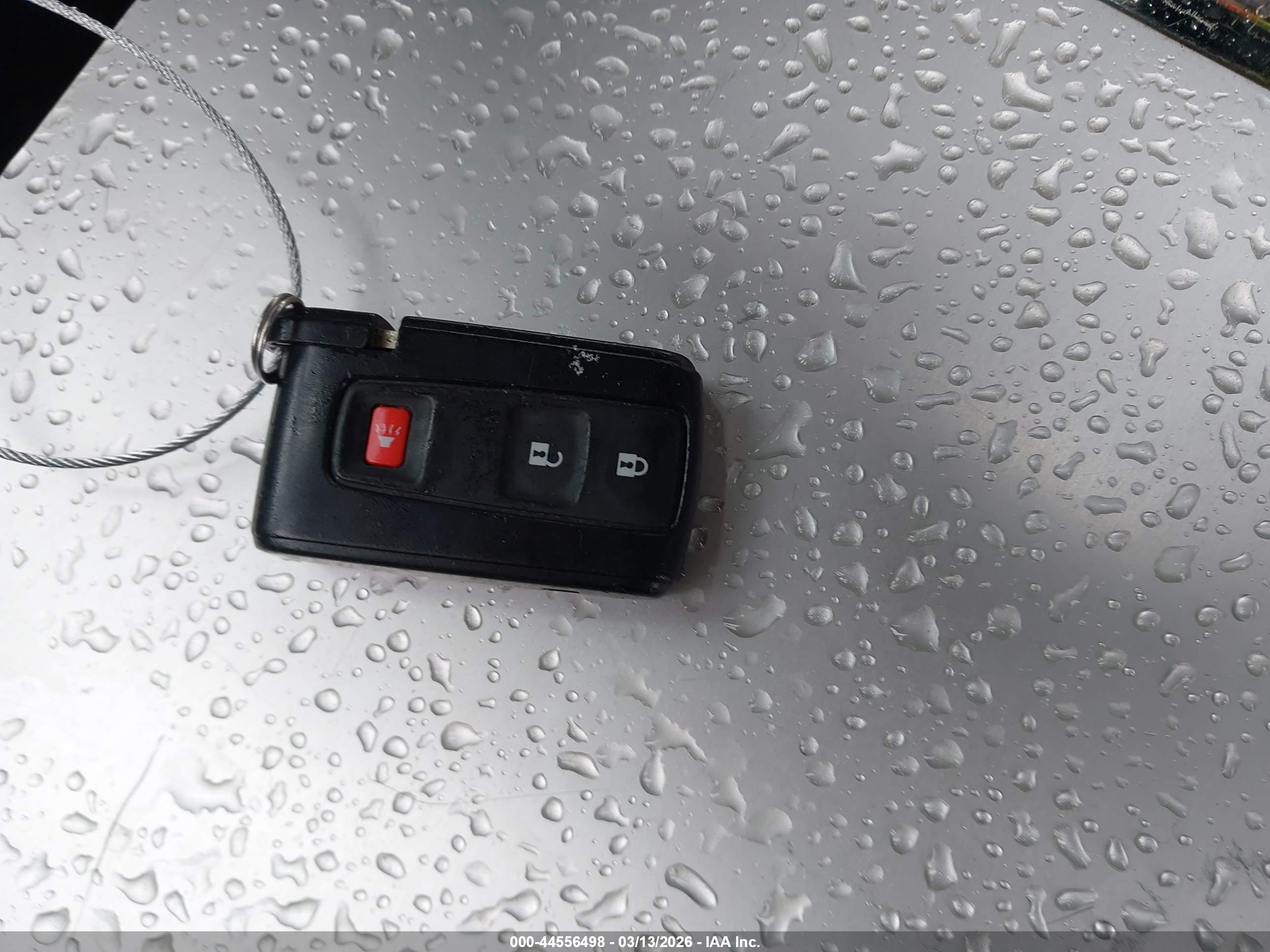 TOYOTA PRIUS image 11