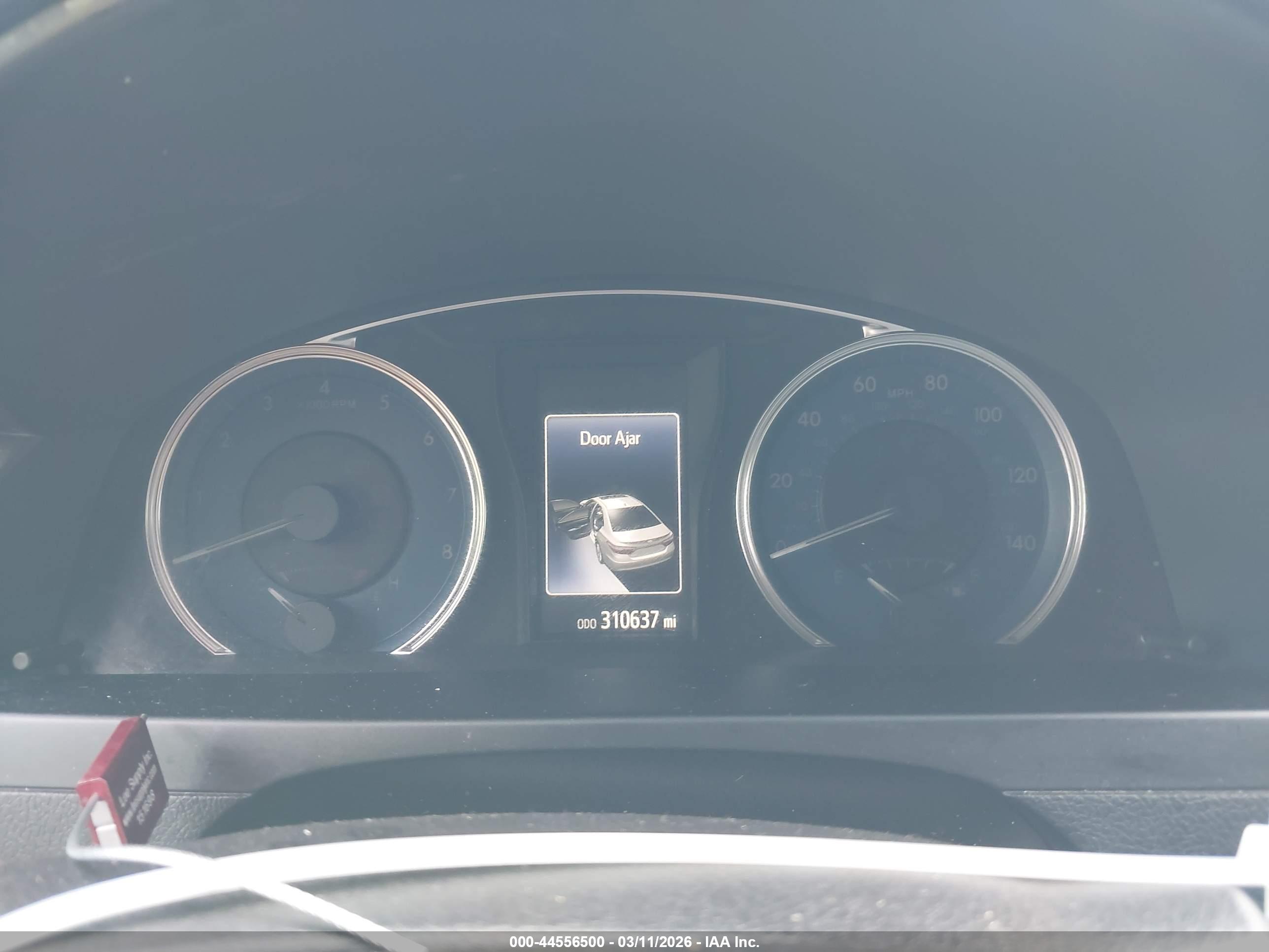 TOYOTA CAMRY image 7