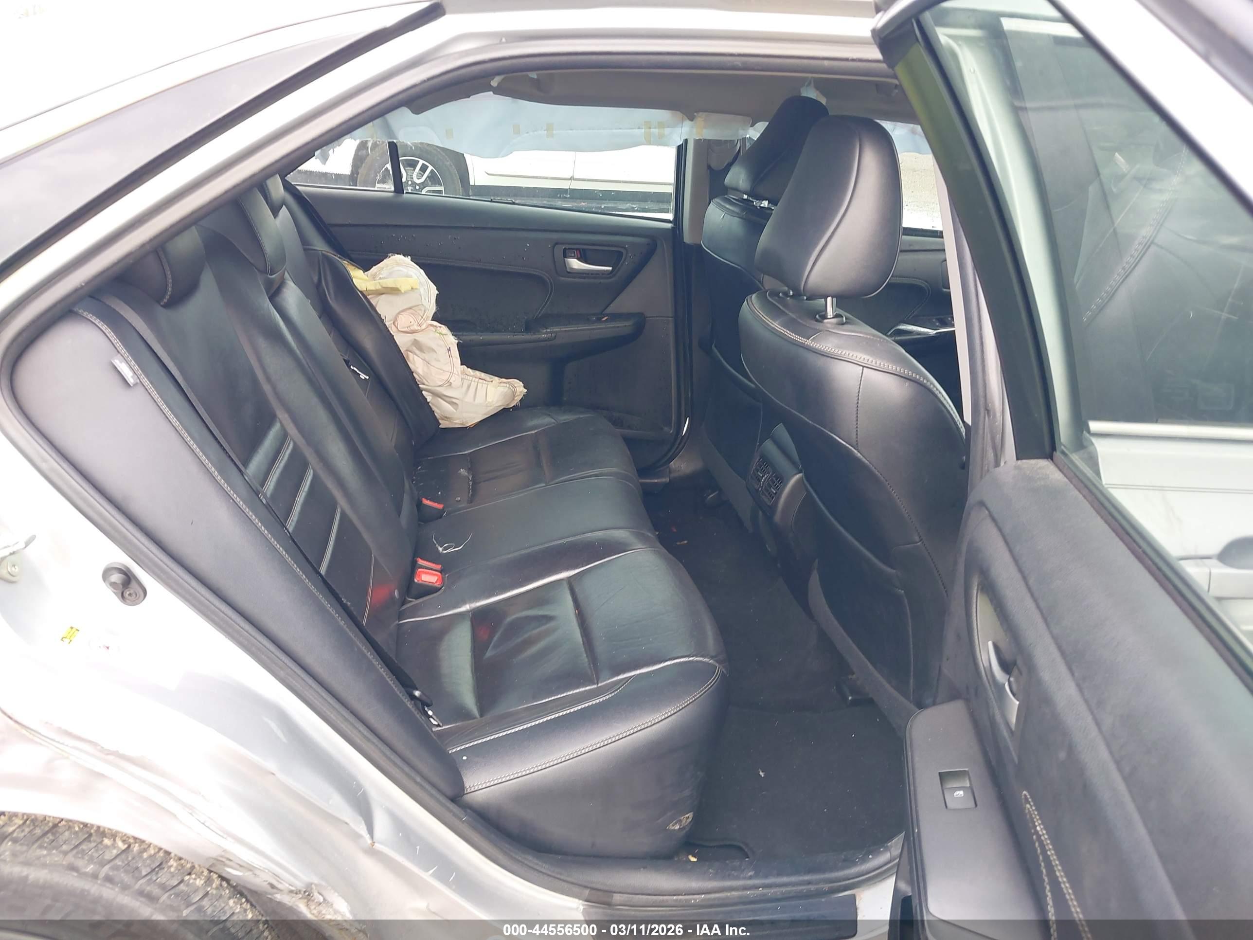 TOYOTA CAMRY image 8