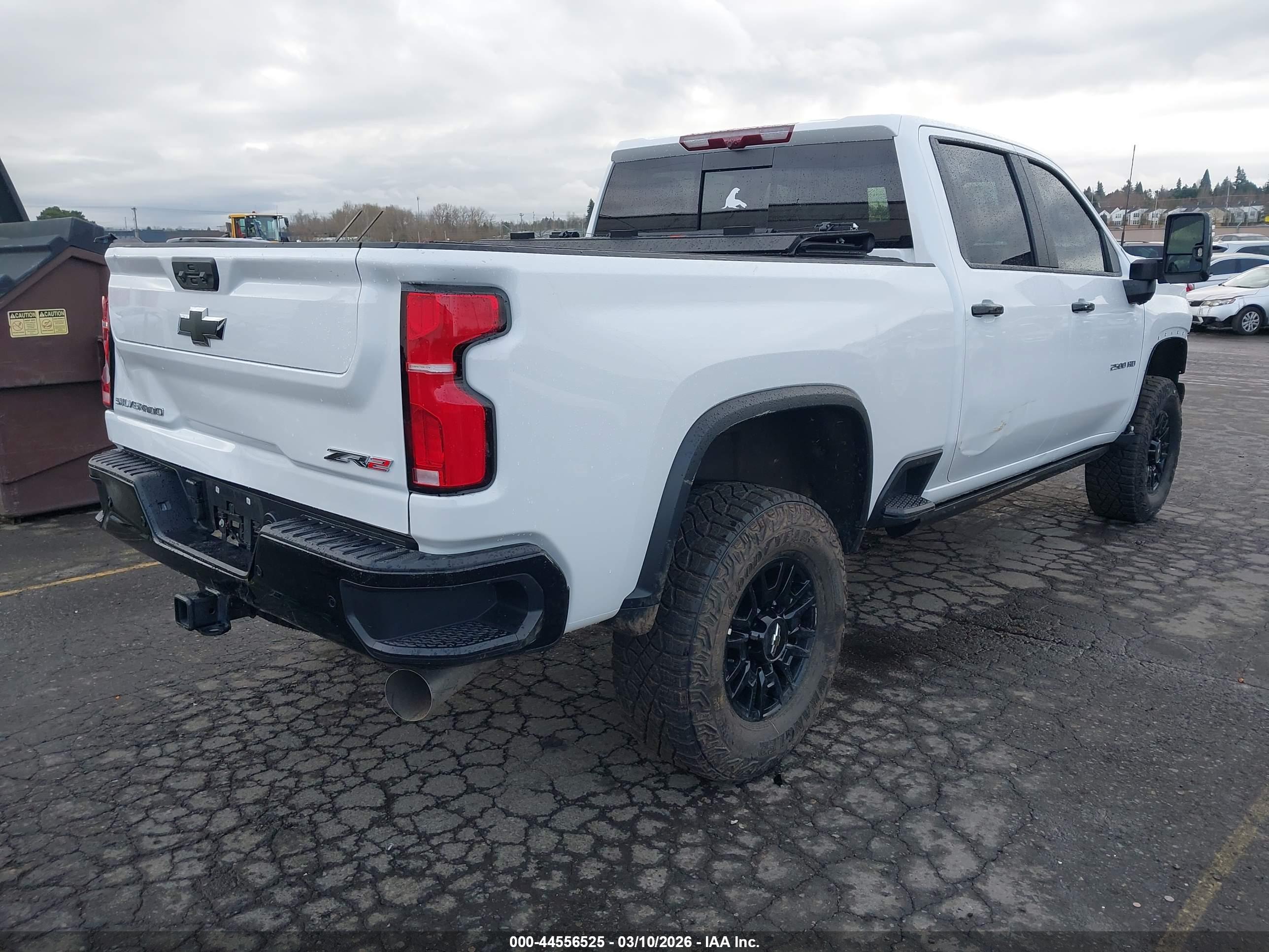 CHEVROLET SILVERADO image 4