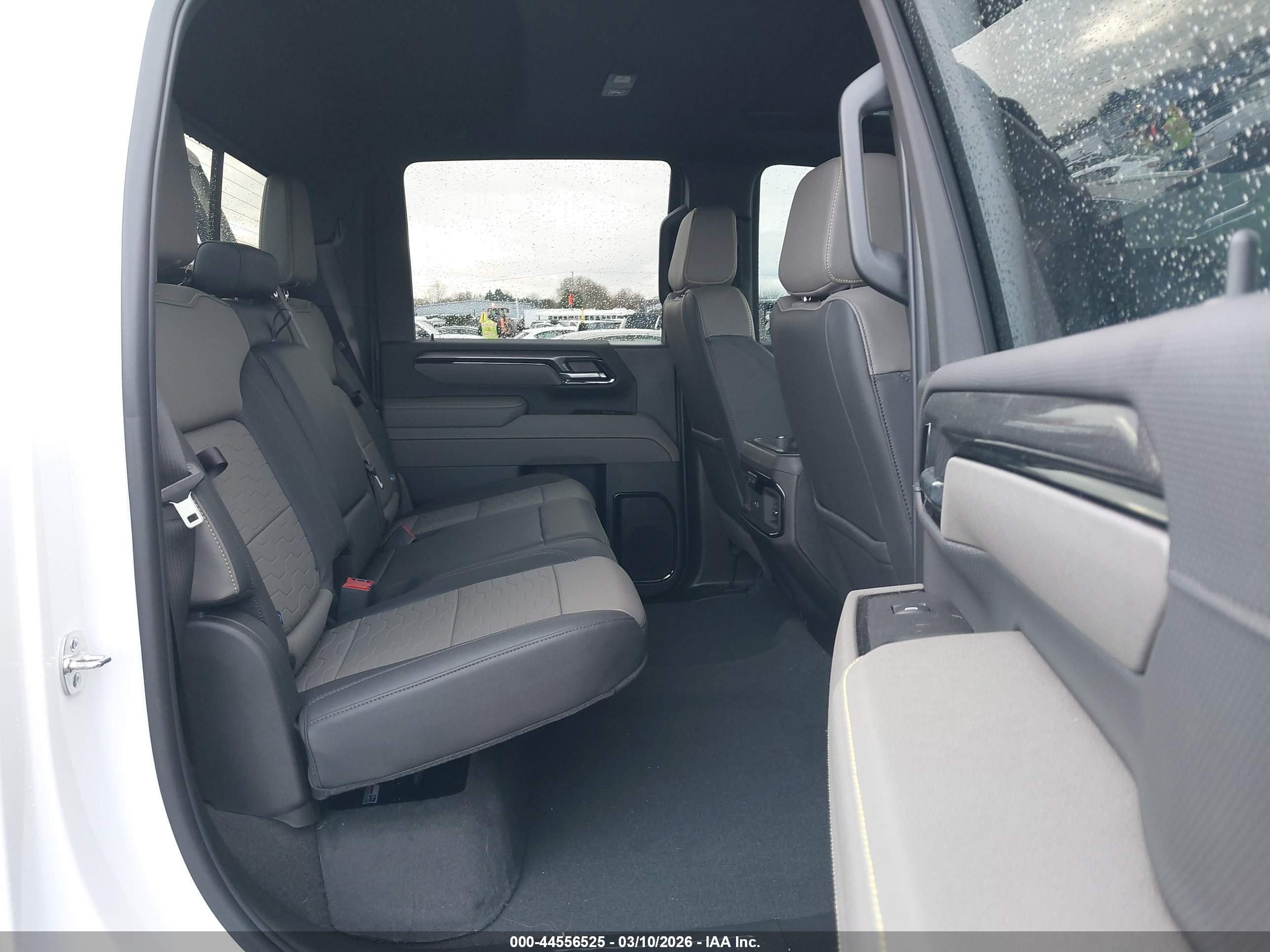 CHEVROLET SILVERADO image 7