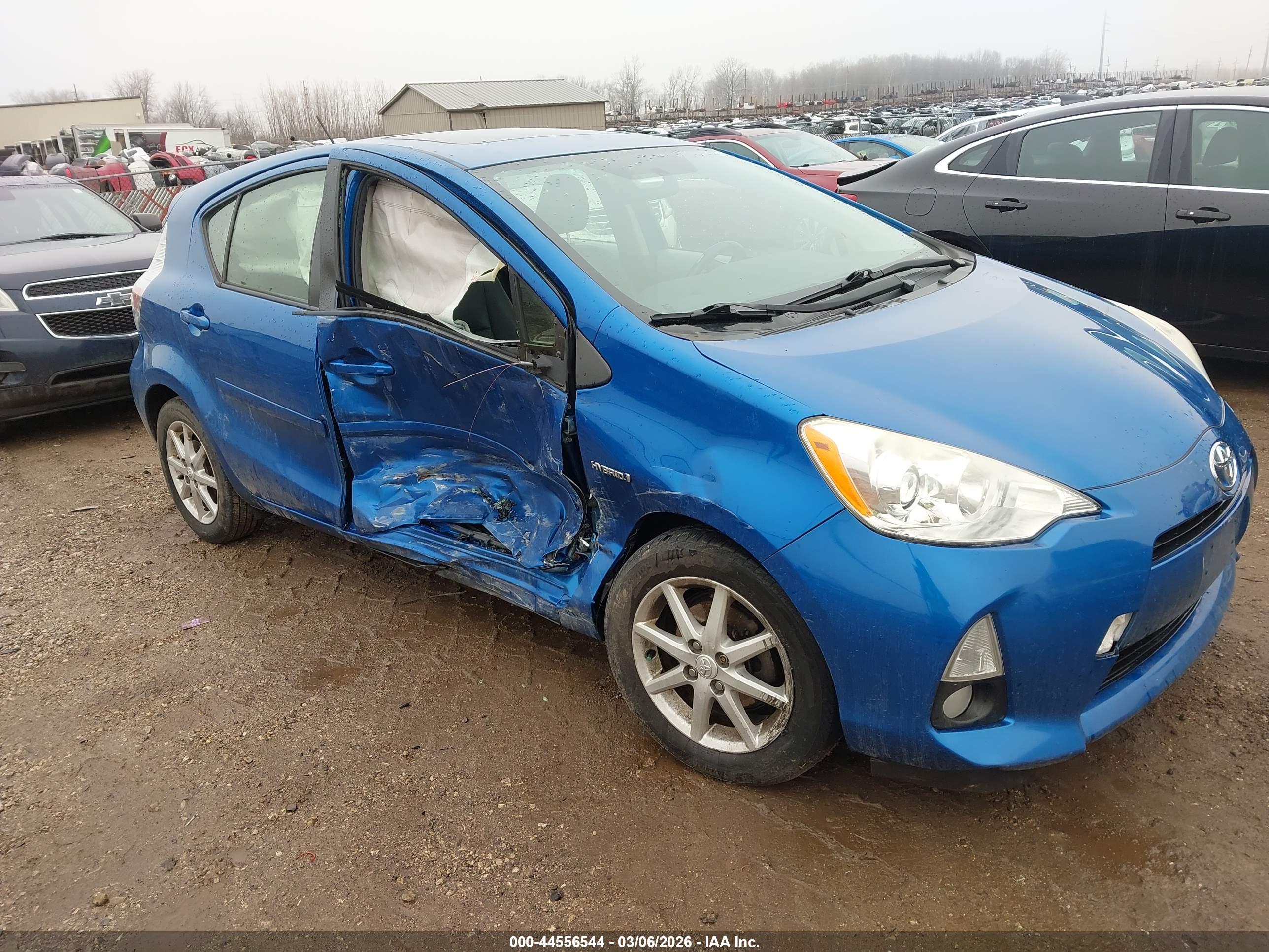 TOYOTA PRIUS image 6