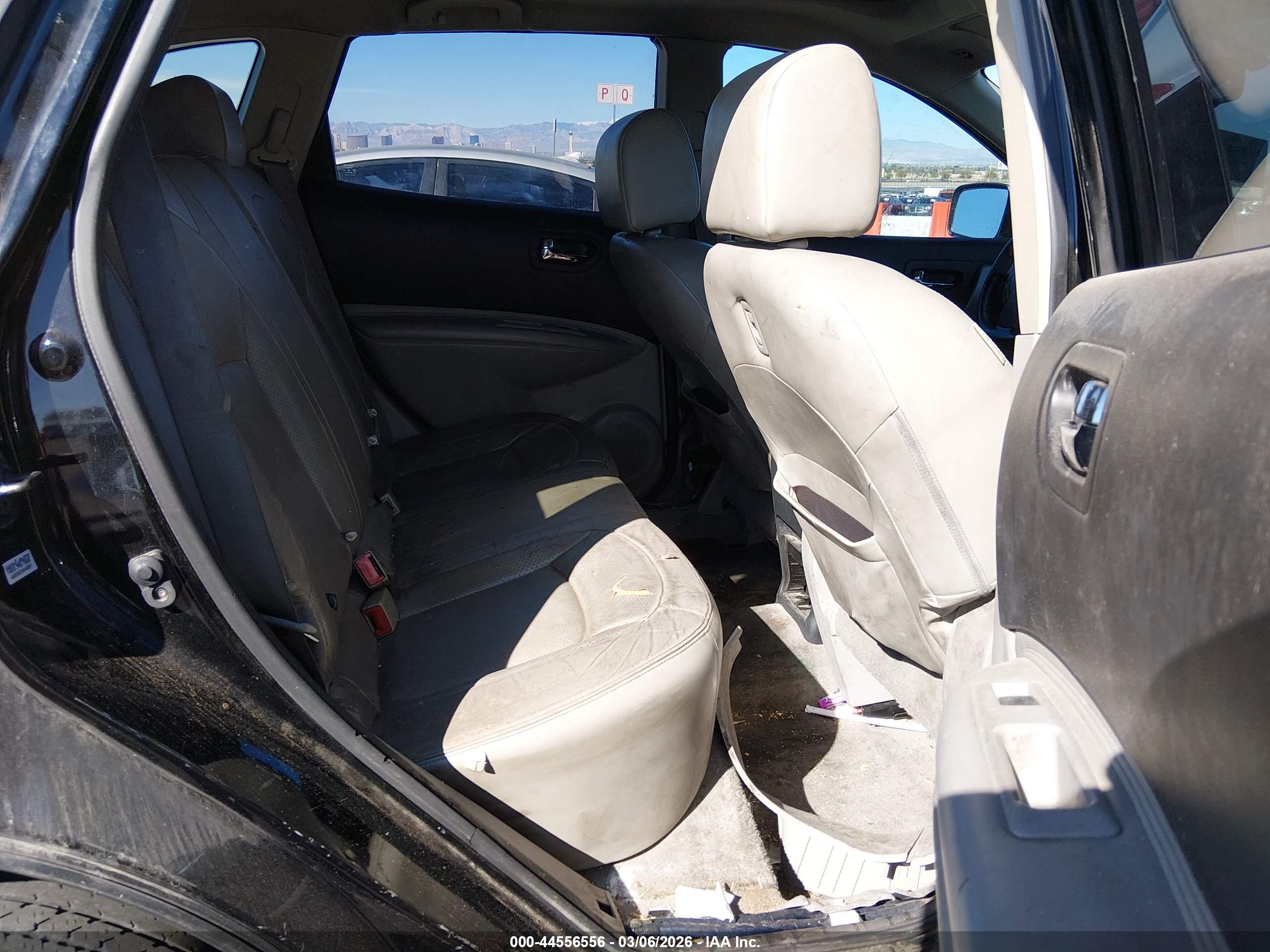 NISSAN ROGUE image 8