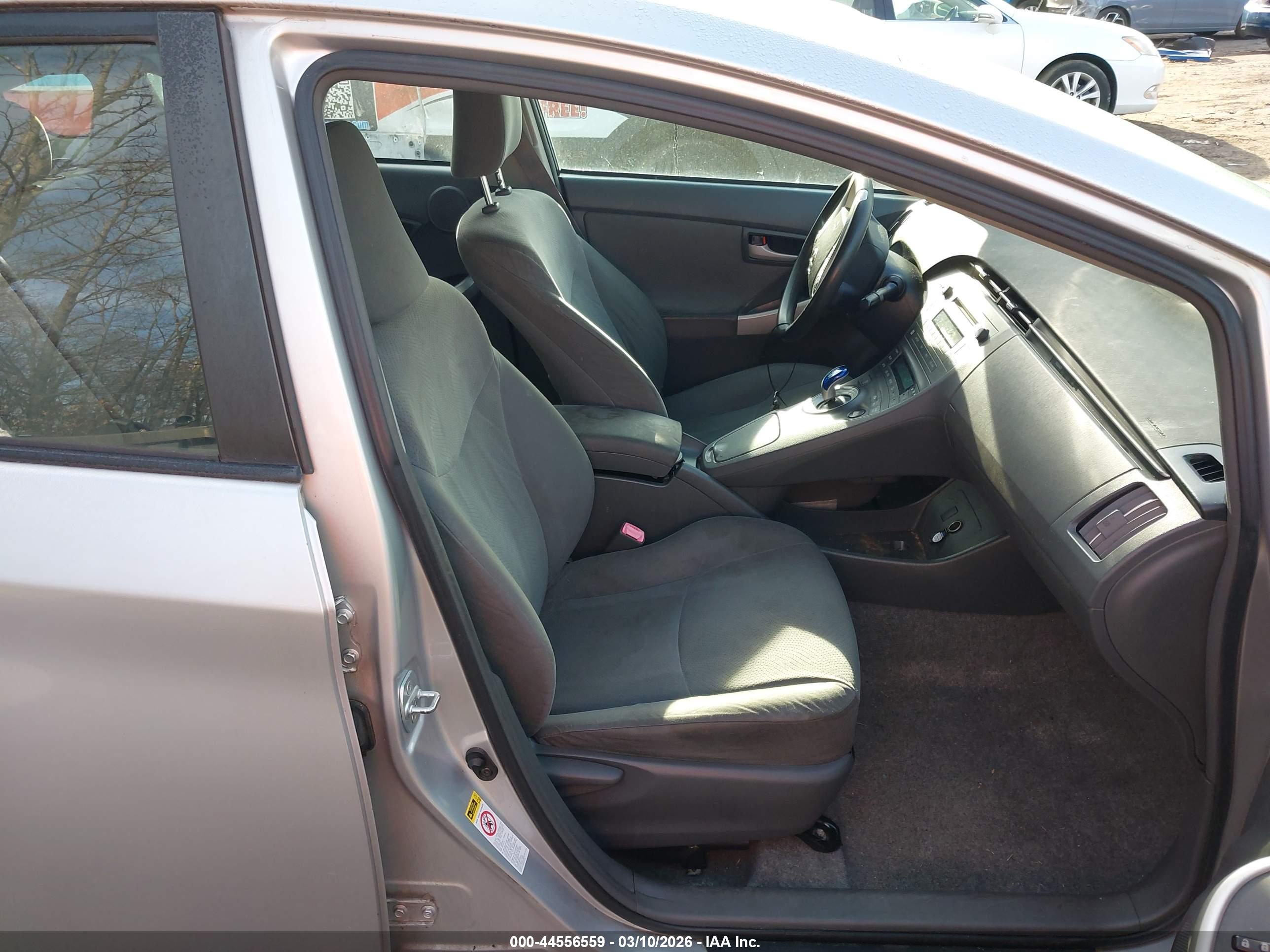 TOYOTA PRIUS image 5