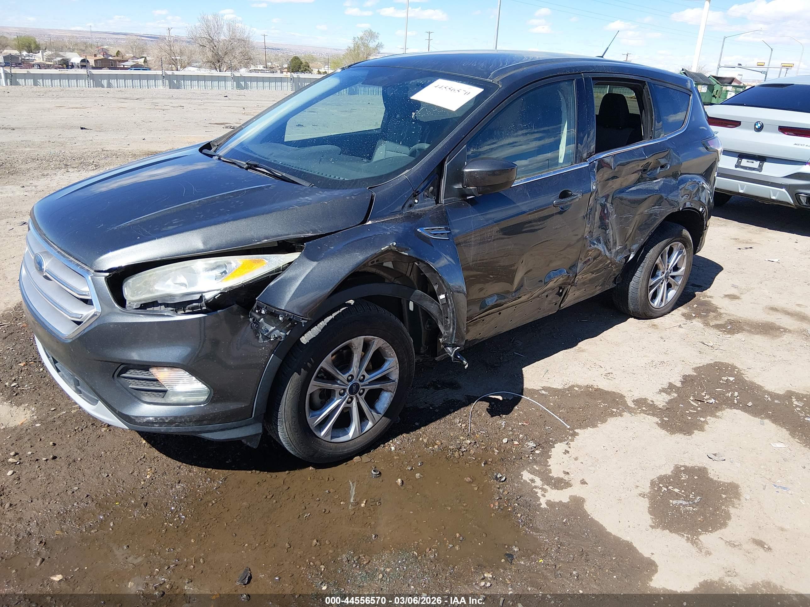 FORD ESCAPE image 2