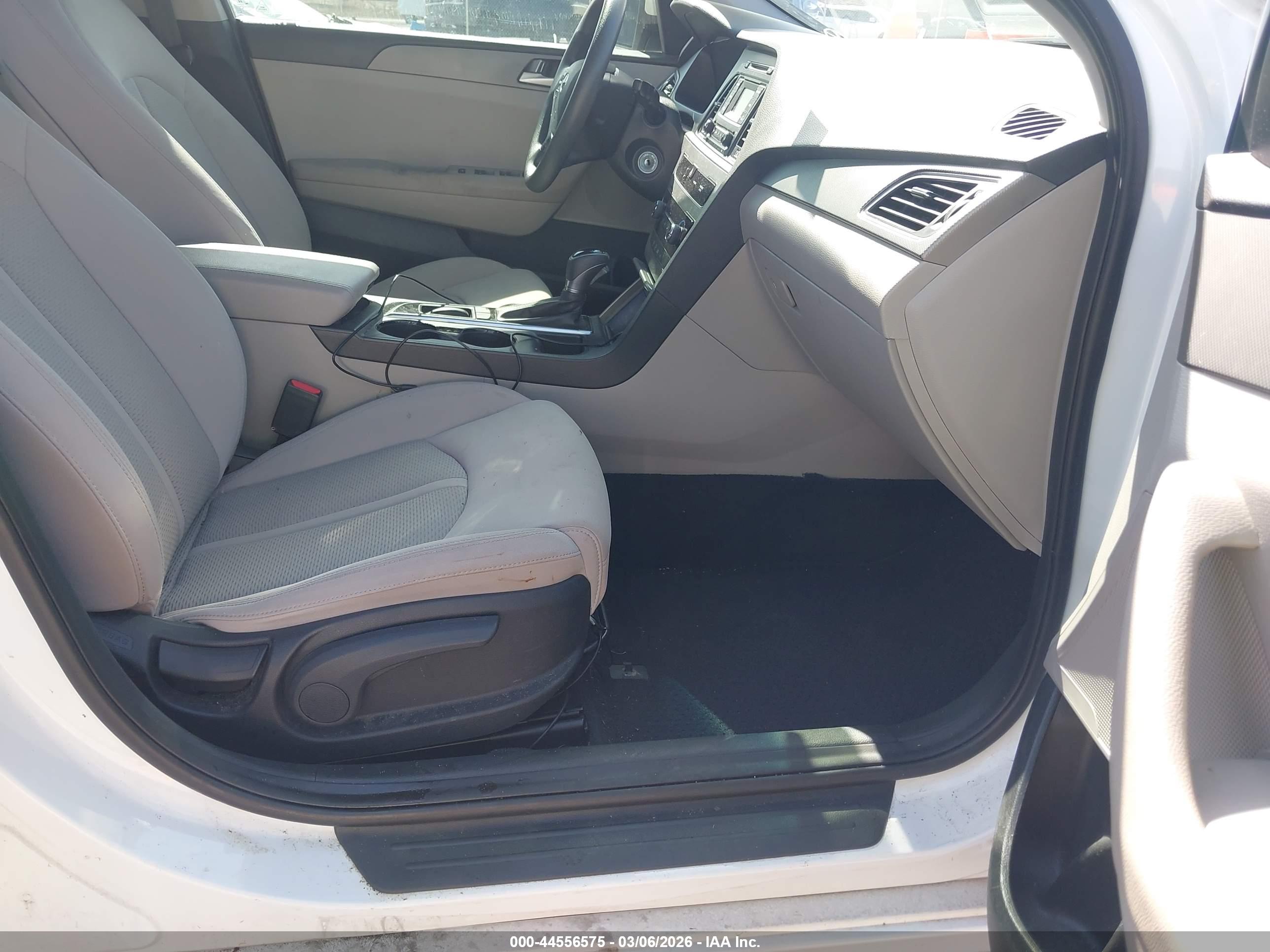 HYUNDAI SONATA image 5