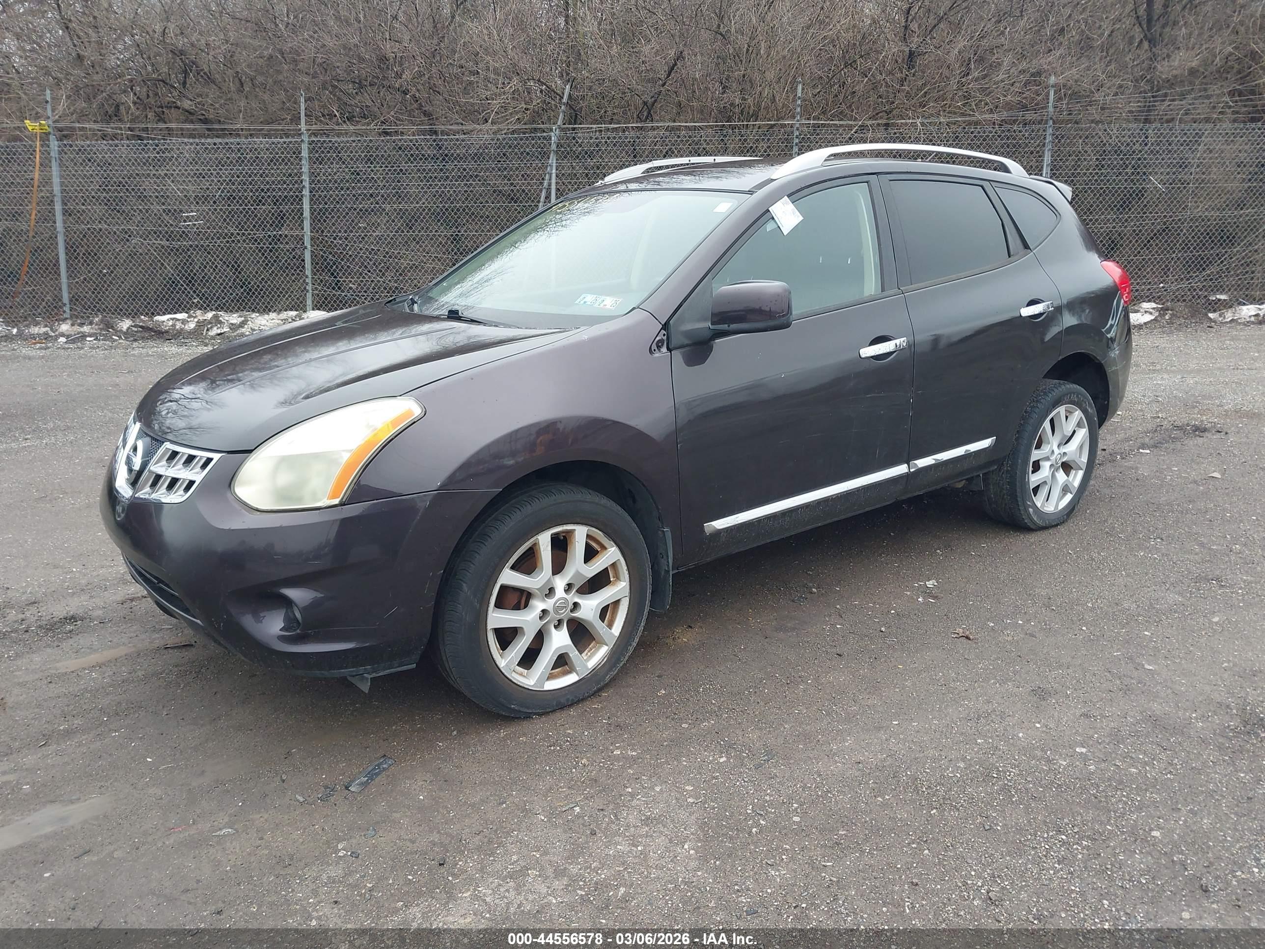 NISSAN ROGUE image 2