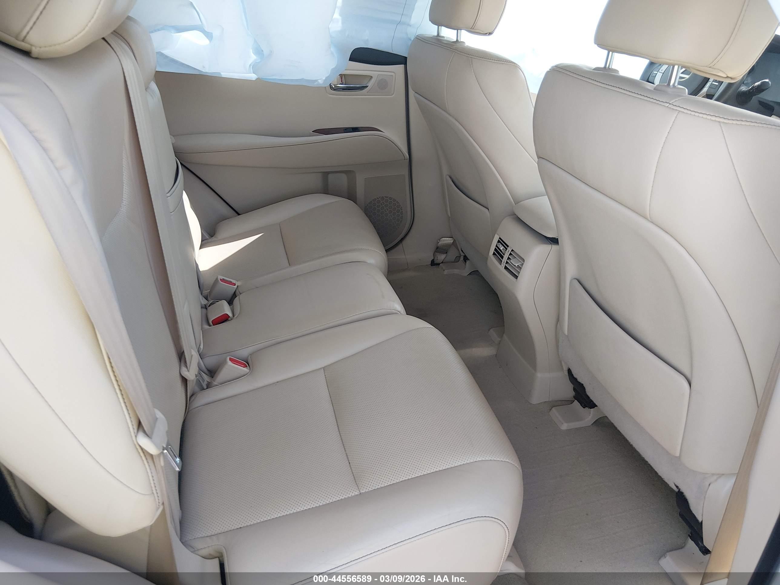 LEXUS RX image 8