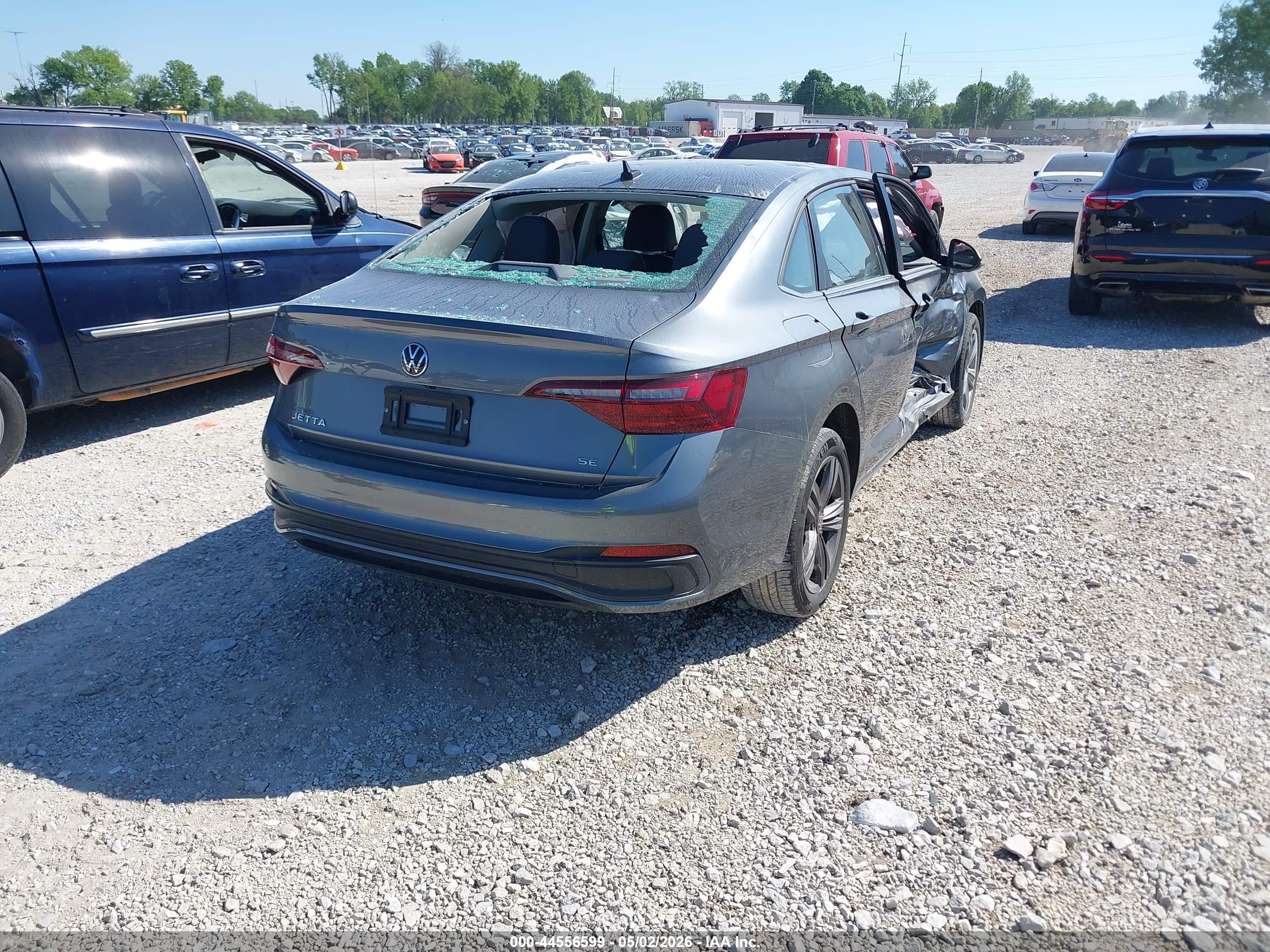 VOLKSWAGEN JETTA image 4