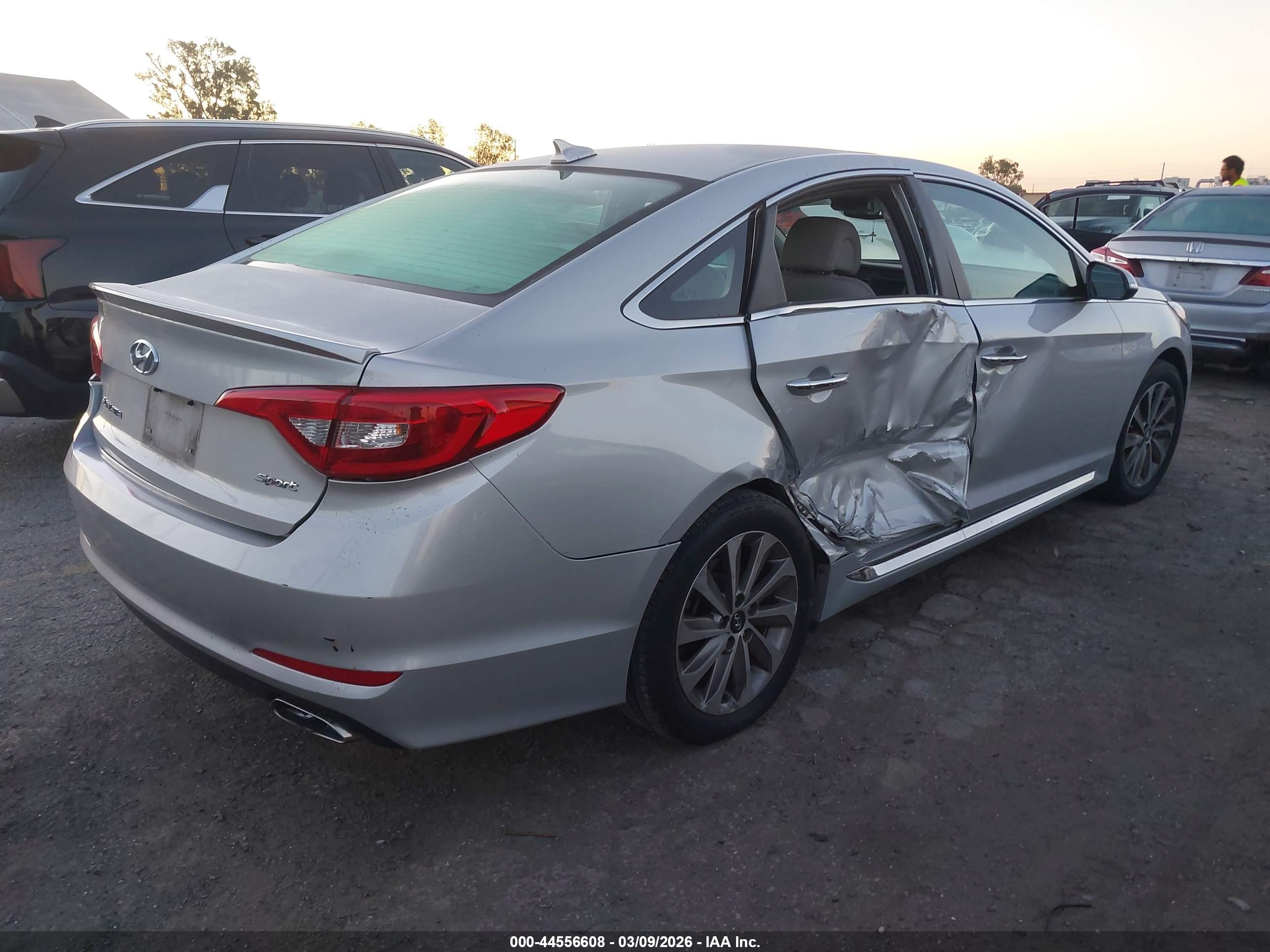HYUNDAI SONATA image 4