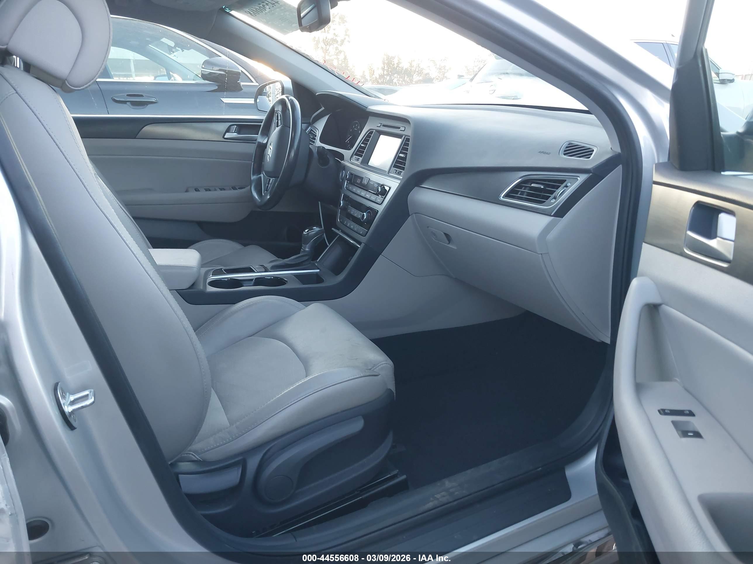 HYUNDAI SONATA image 5