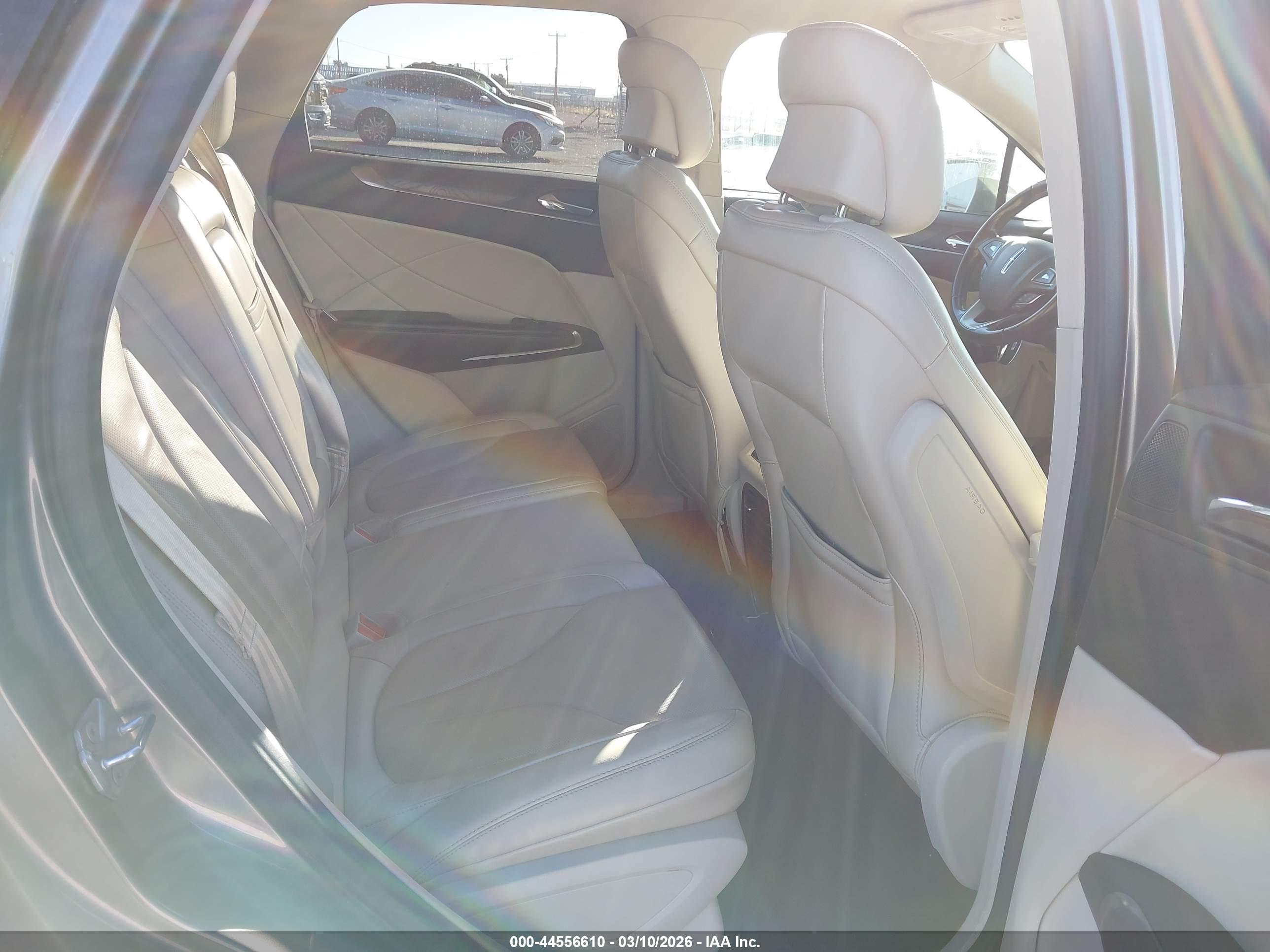 LINCOLN MKC image 8