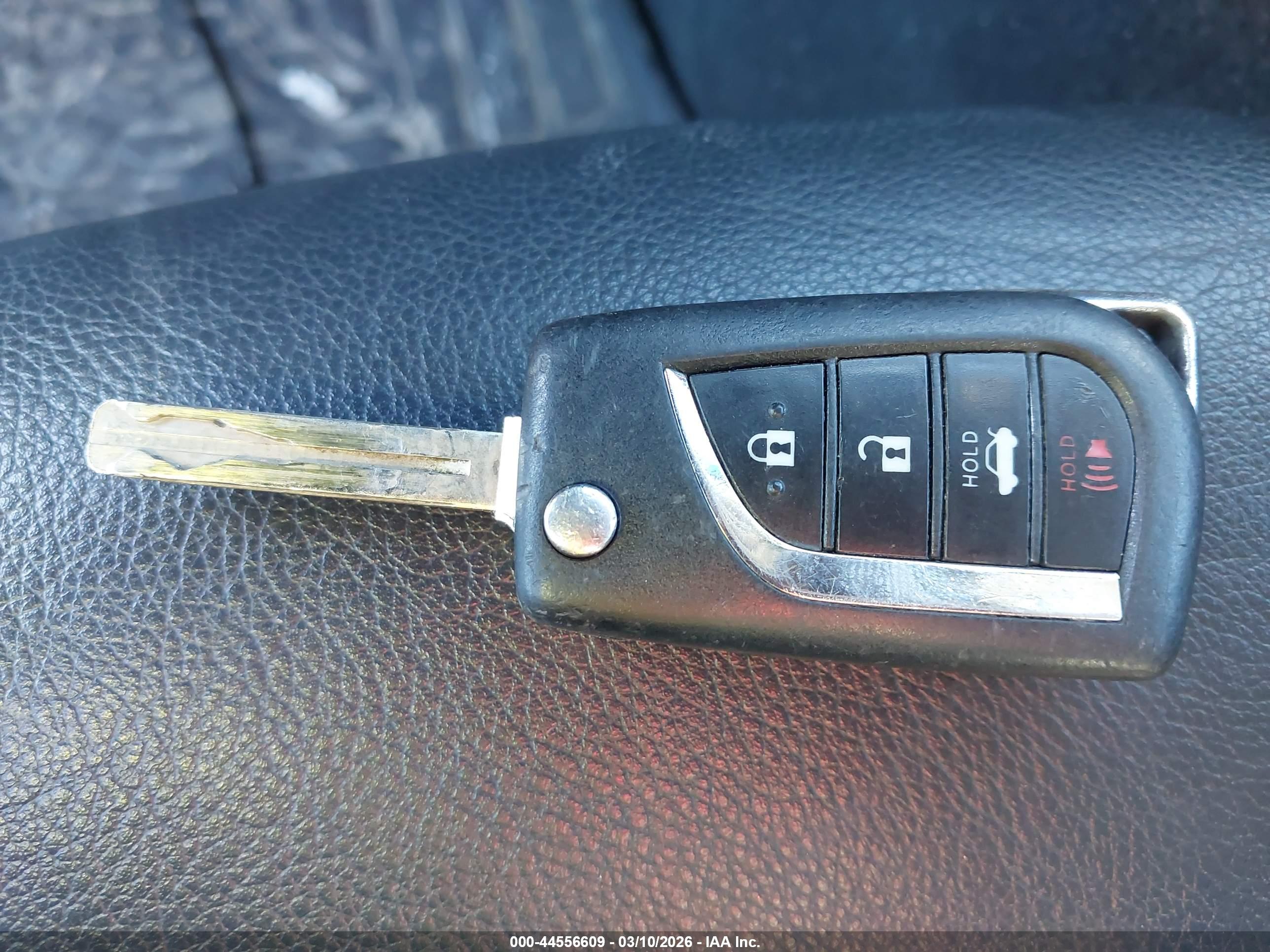 TOYOTA CAMRY image 11