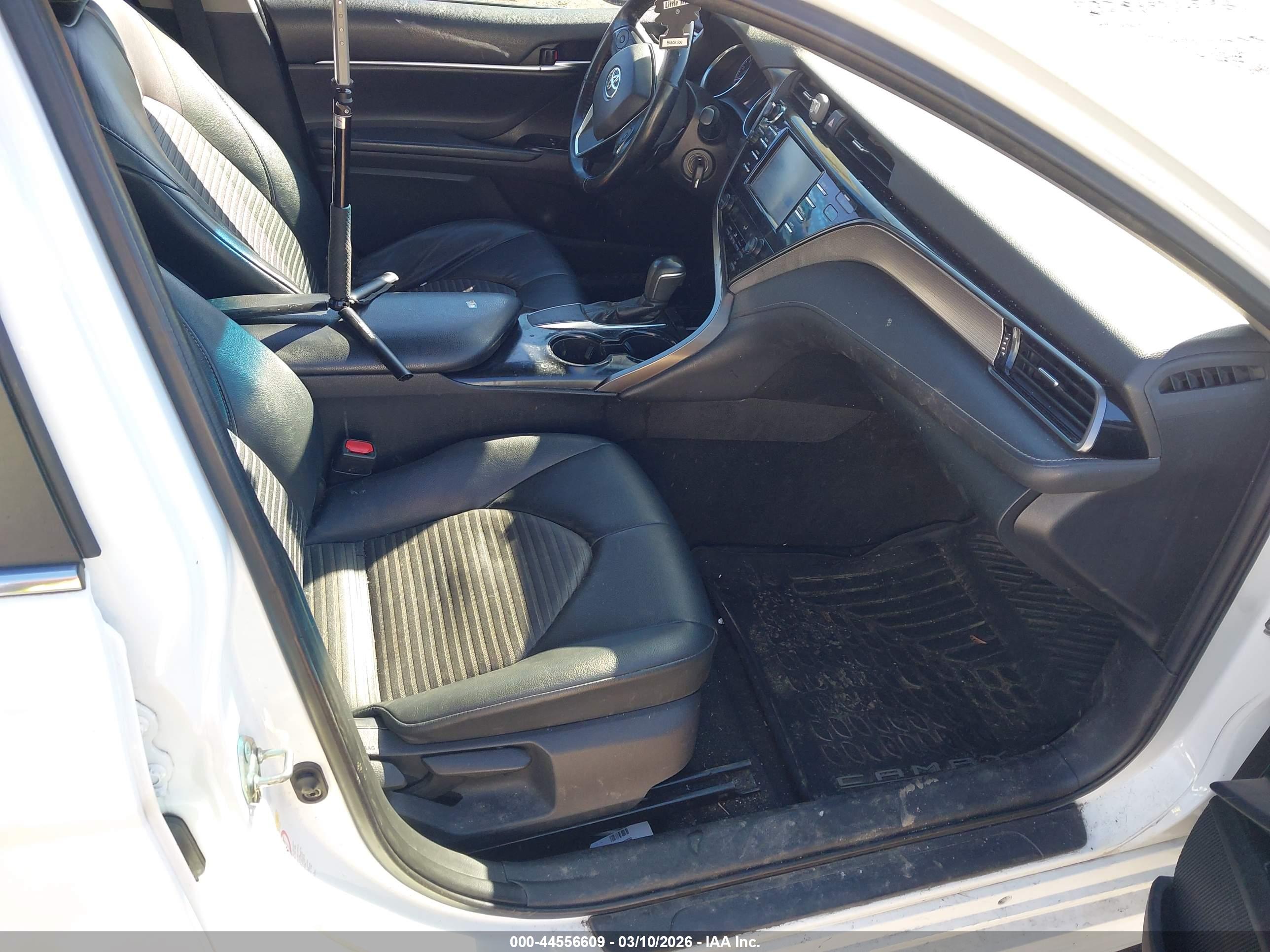 TOYOTA CAMRY image 5