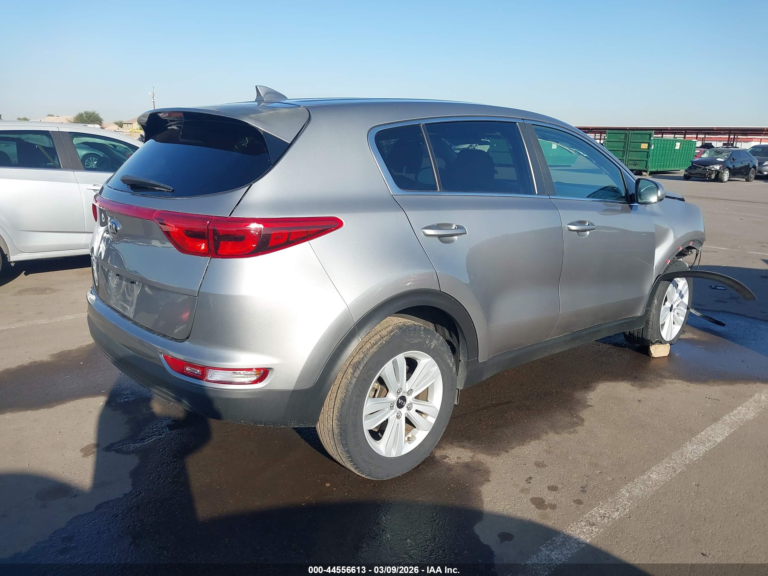 KIA SPORTAGE image 4