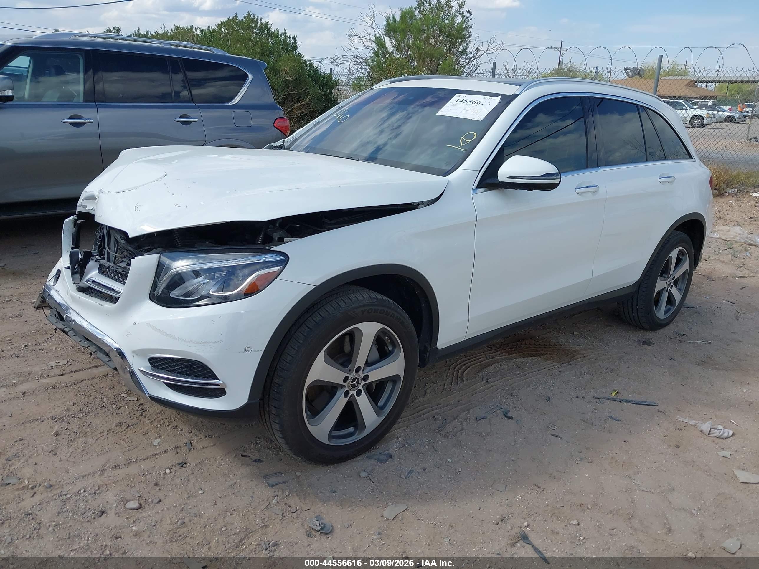 MERCEDES-BENZ GLC image 2