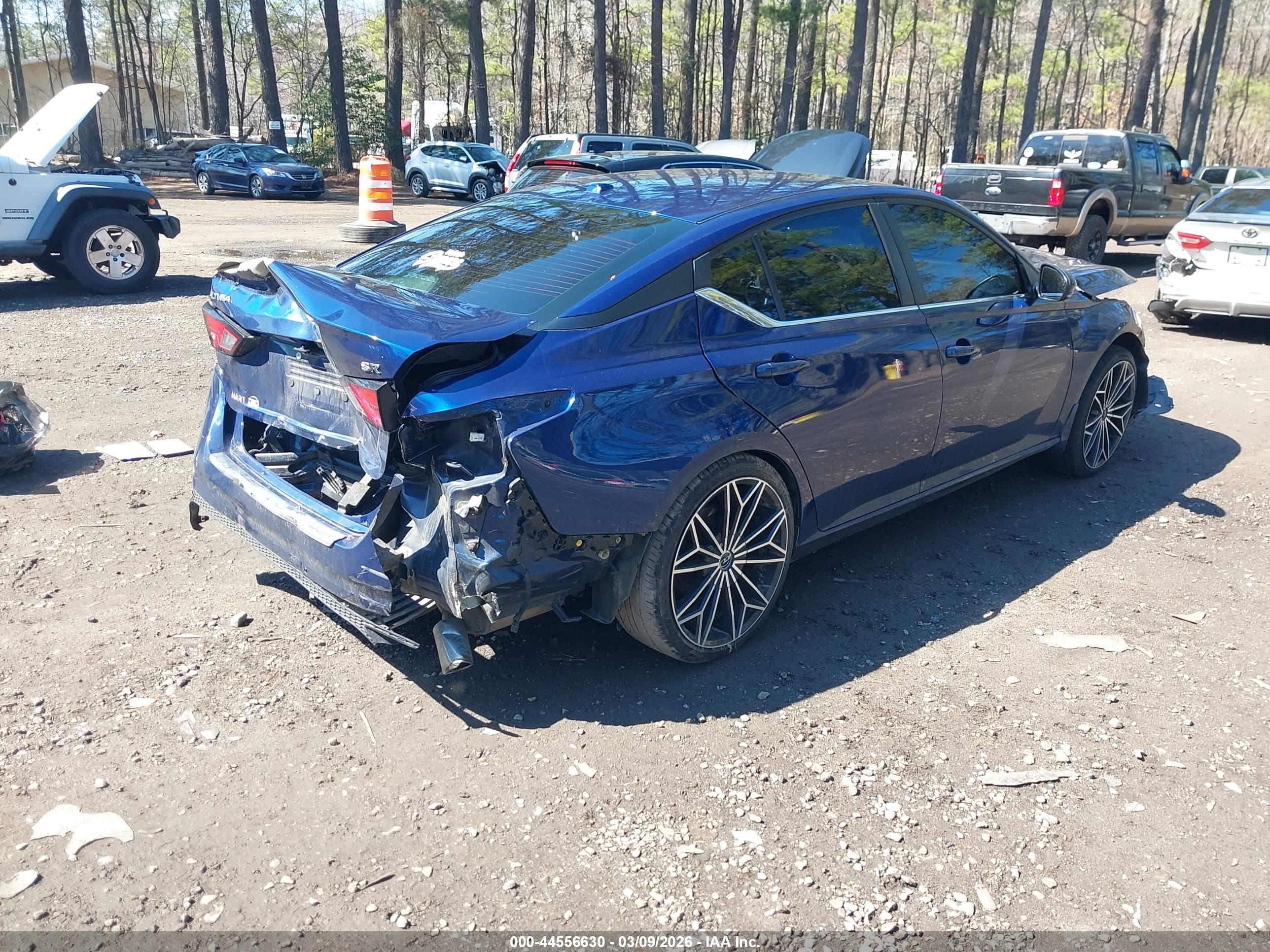 NISSAN ALTIMA image 4