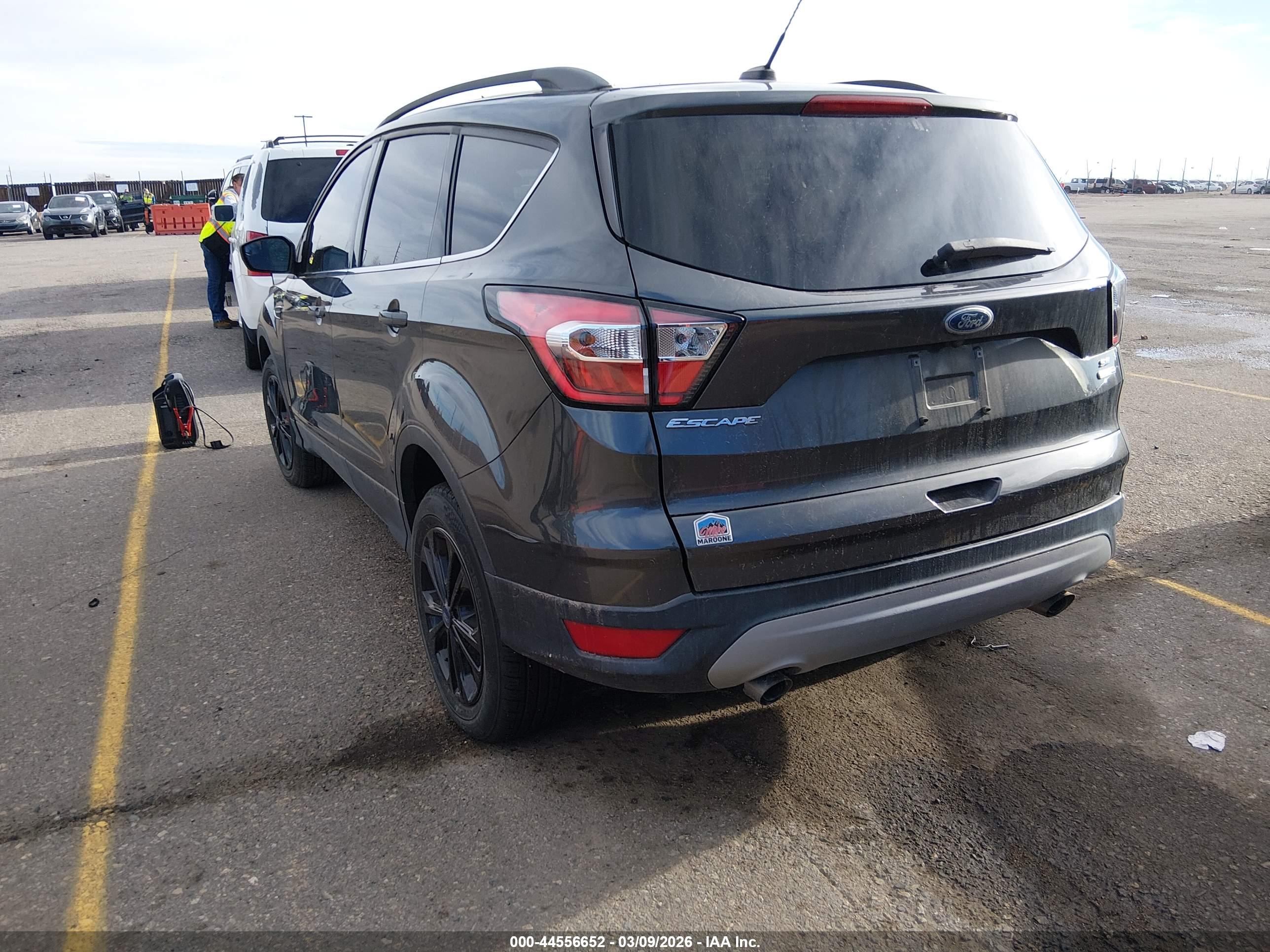 FORD ESCAPE image 3