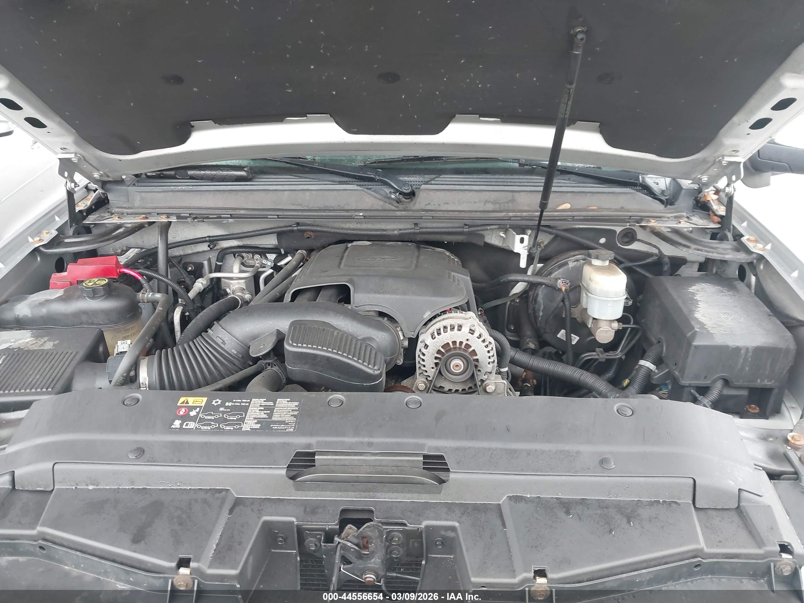 CHEVROLET SUBURBAN image 10