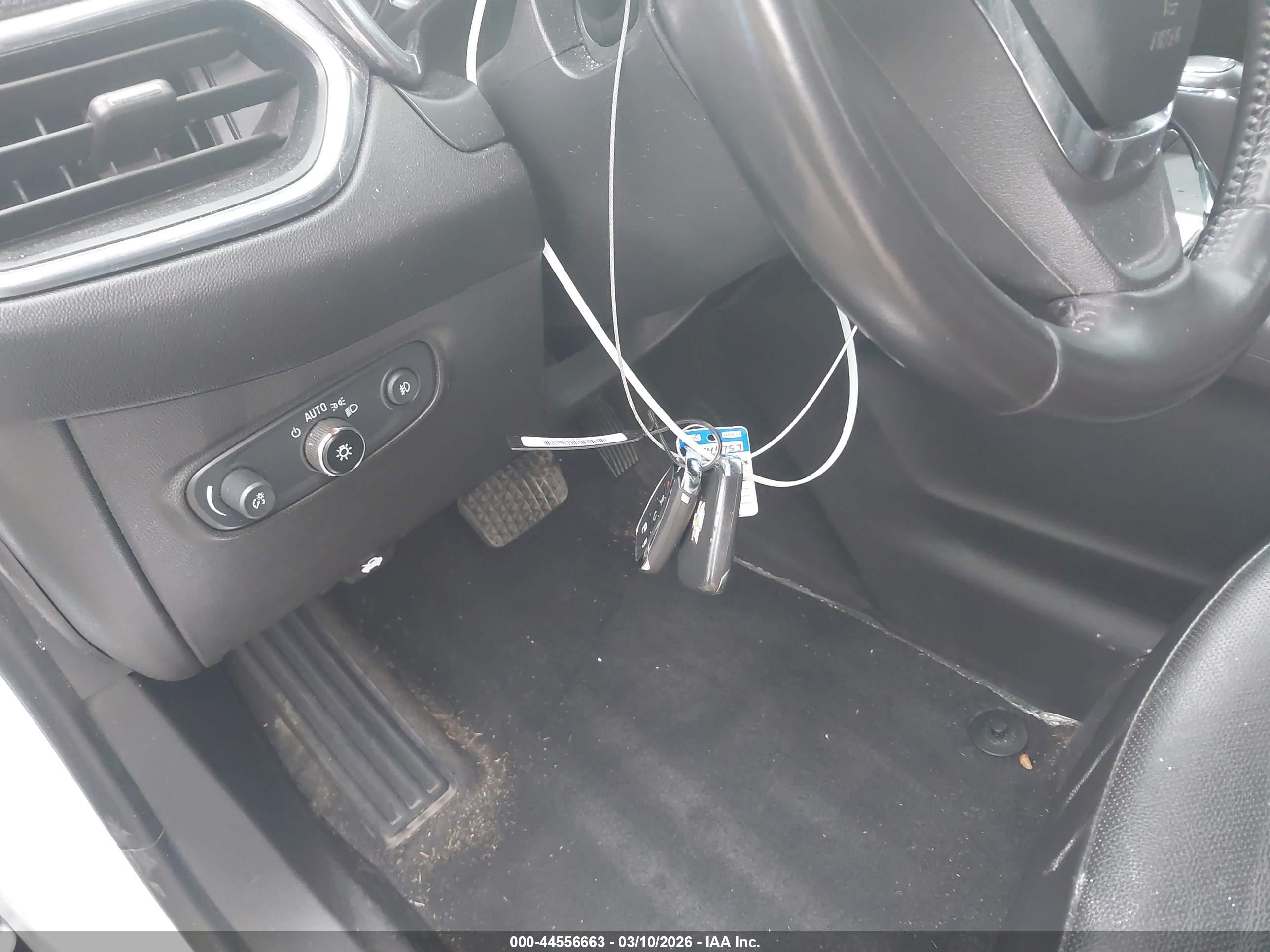 CHEVROLET EQUINOX image 11