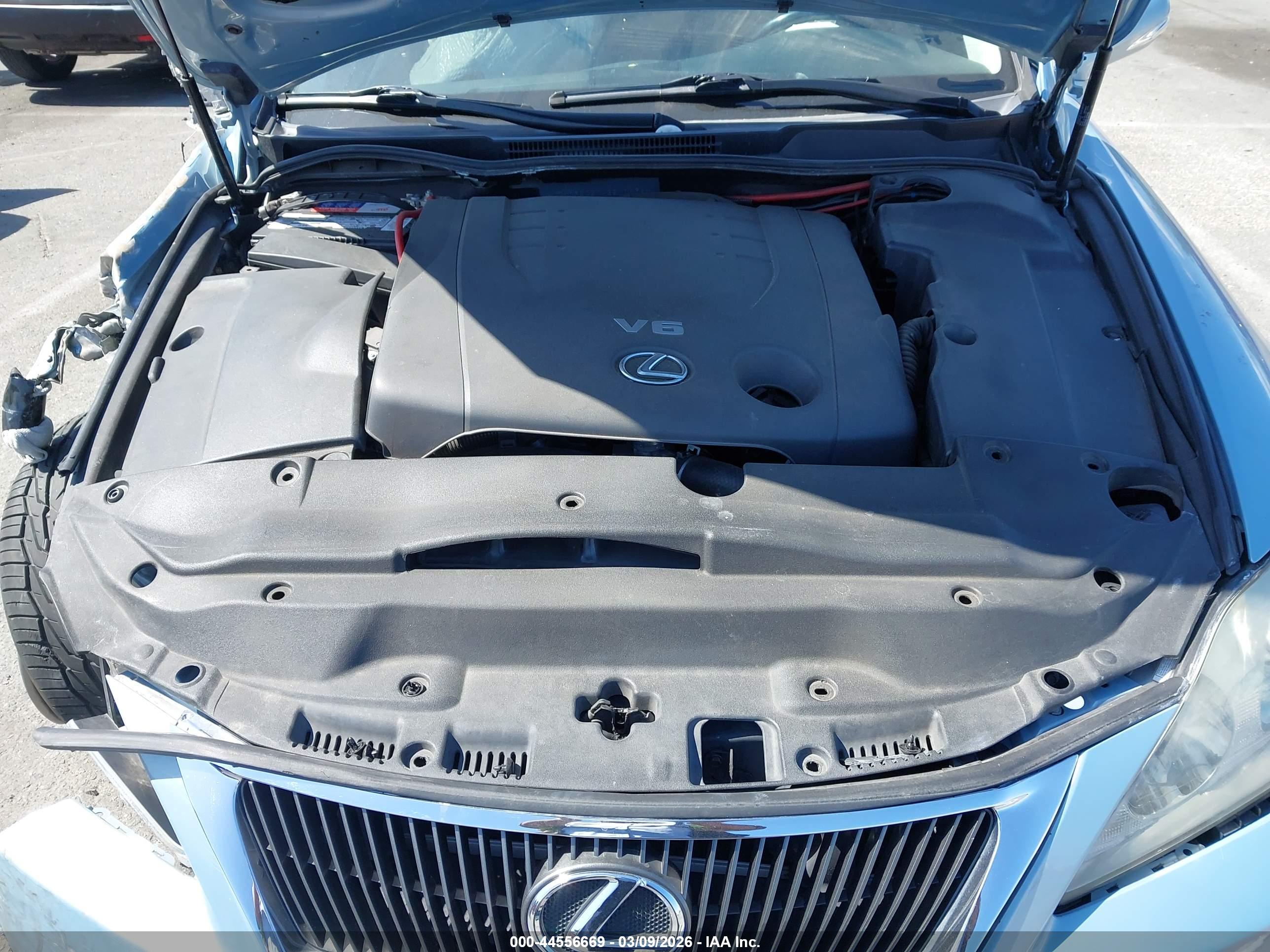 LEXUS IS image 10