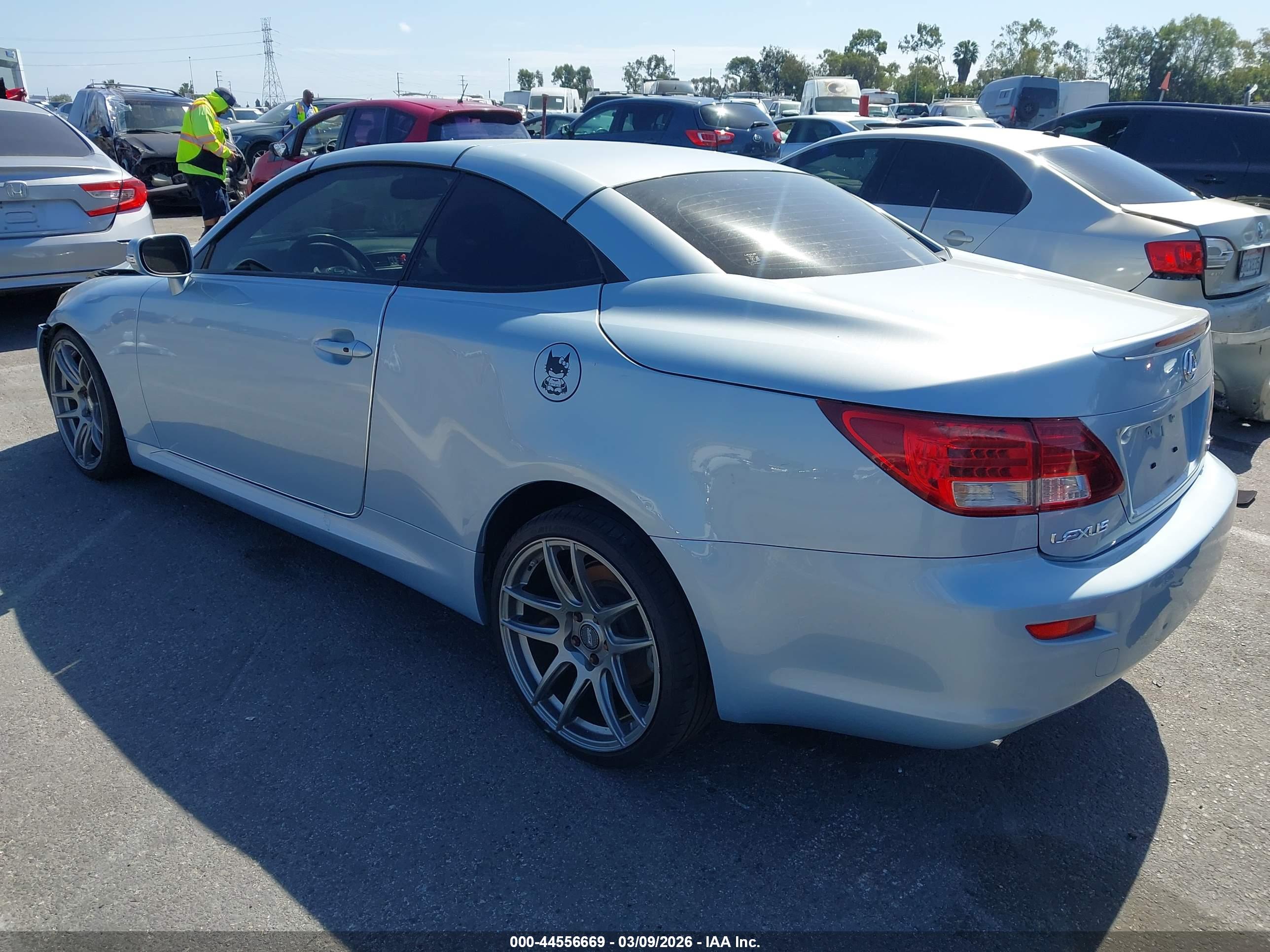 LEXUS IS image 3